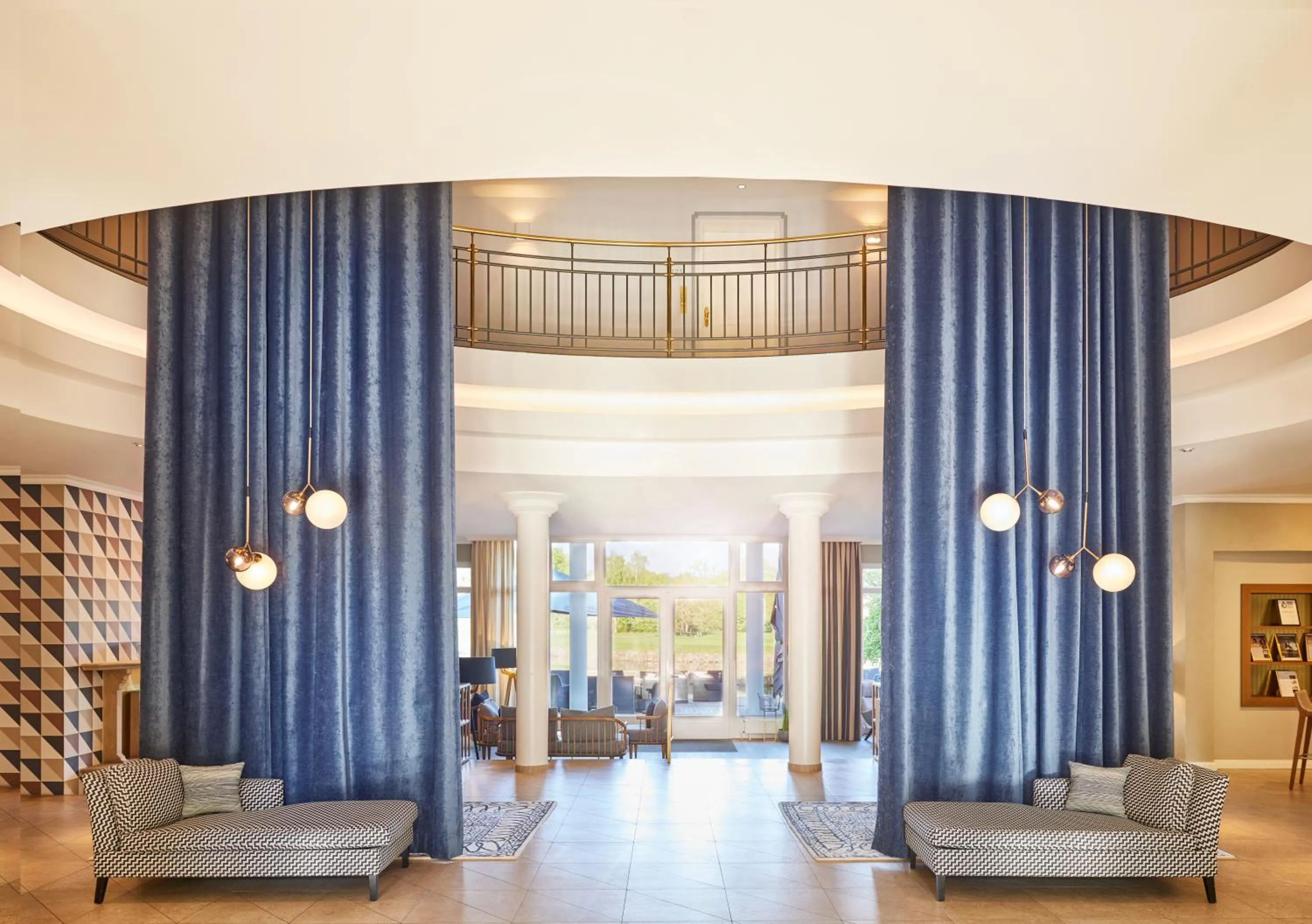 Lobby or reception in Steigenberger Hotel Treudelberg Hamburg