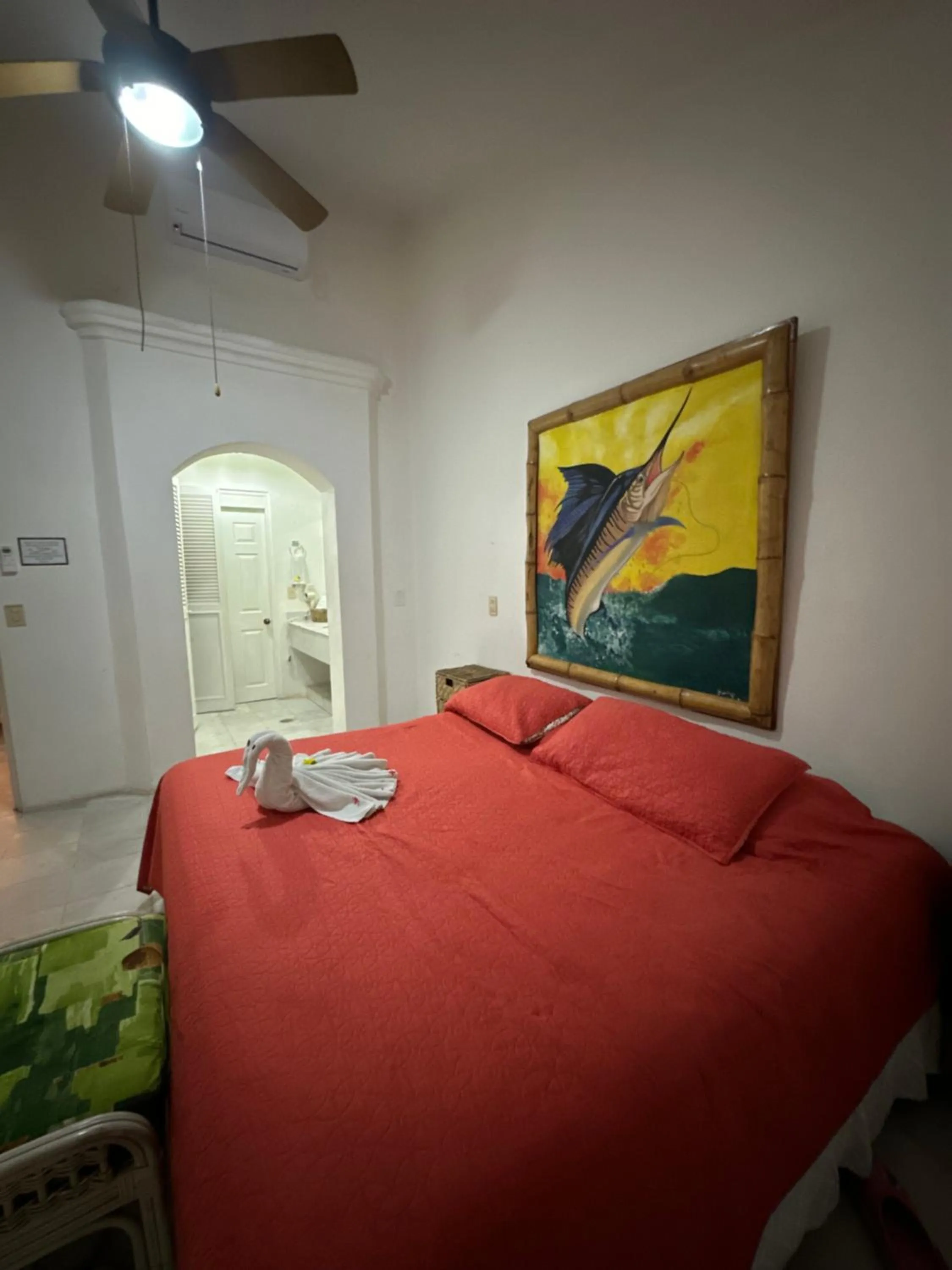 Bed in HAB PTa B ÁREA DE VILLAS DENTRO DEL HOTEL Junto al Krystal EN IXTAPA WIFI 2A 1M Con playa
