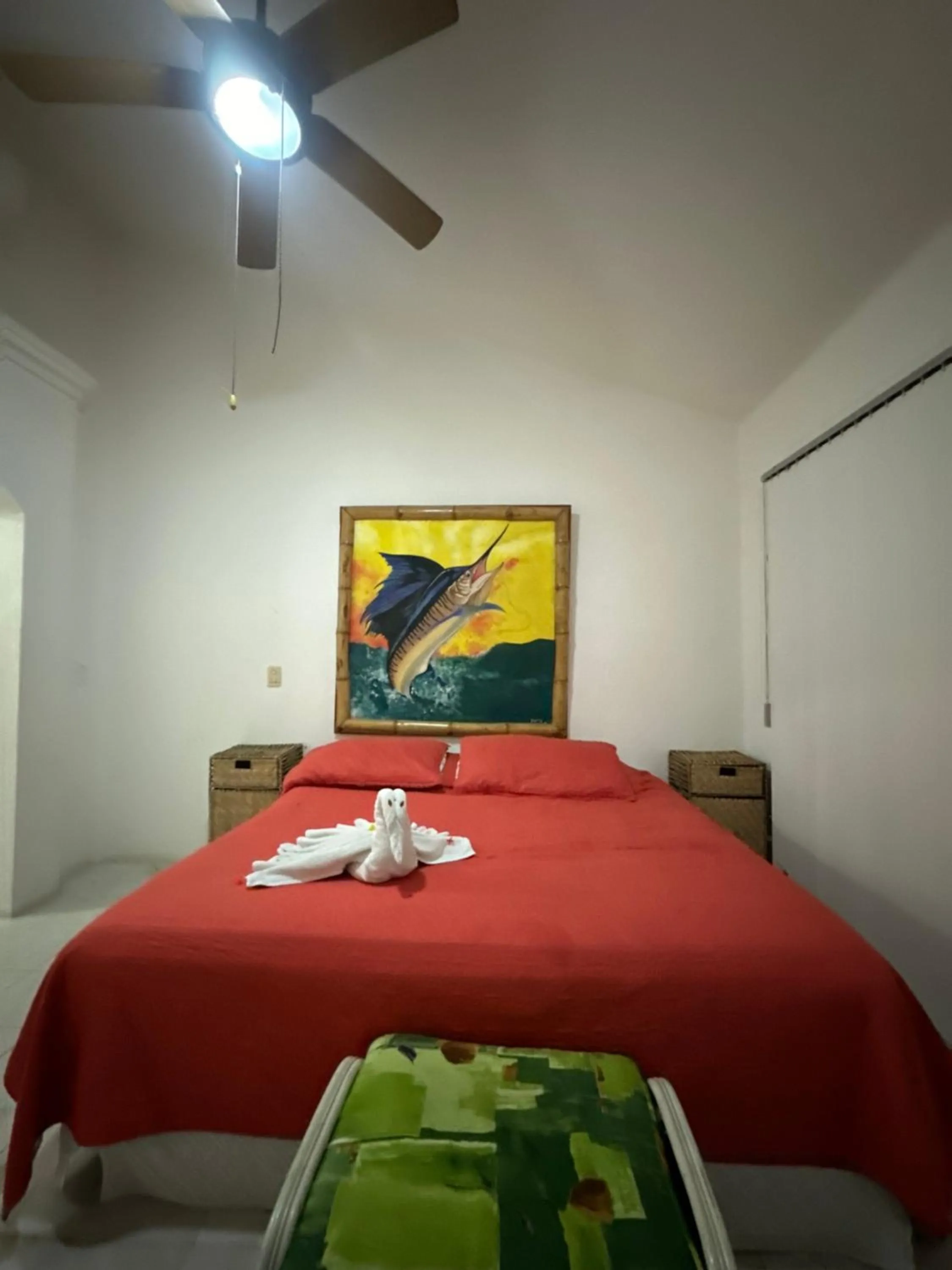 Bed in HAB PTa B ÁREA DE VILLAS DENTRO DEL HOTEL Junto al Krystal EN IXTAPA WIFI 2A 1M Con playa