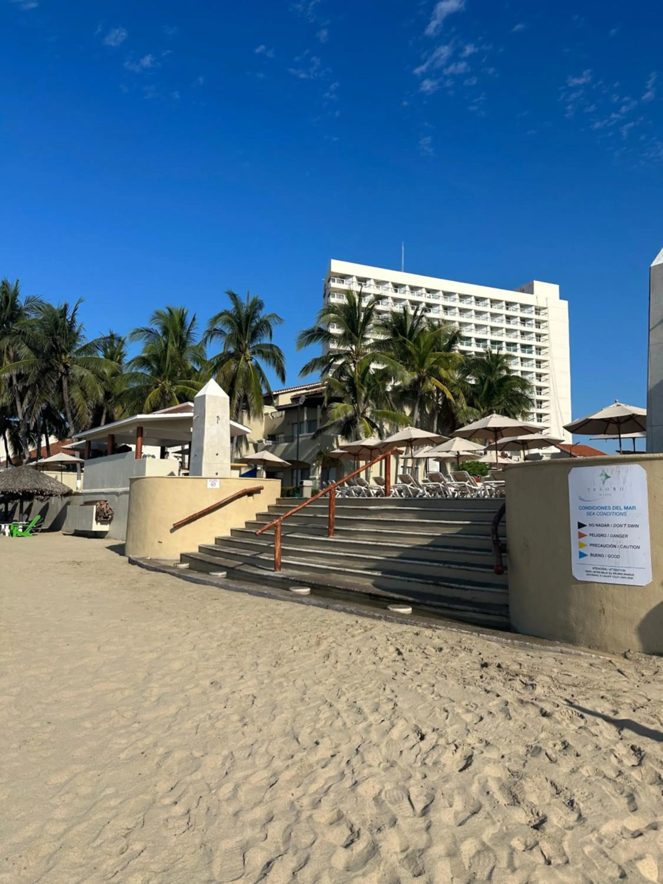 VILLA PARA 5P 4A 1M dentro del Hotel a un lado del Krystal IXTAPA Con Playa WiFi