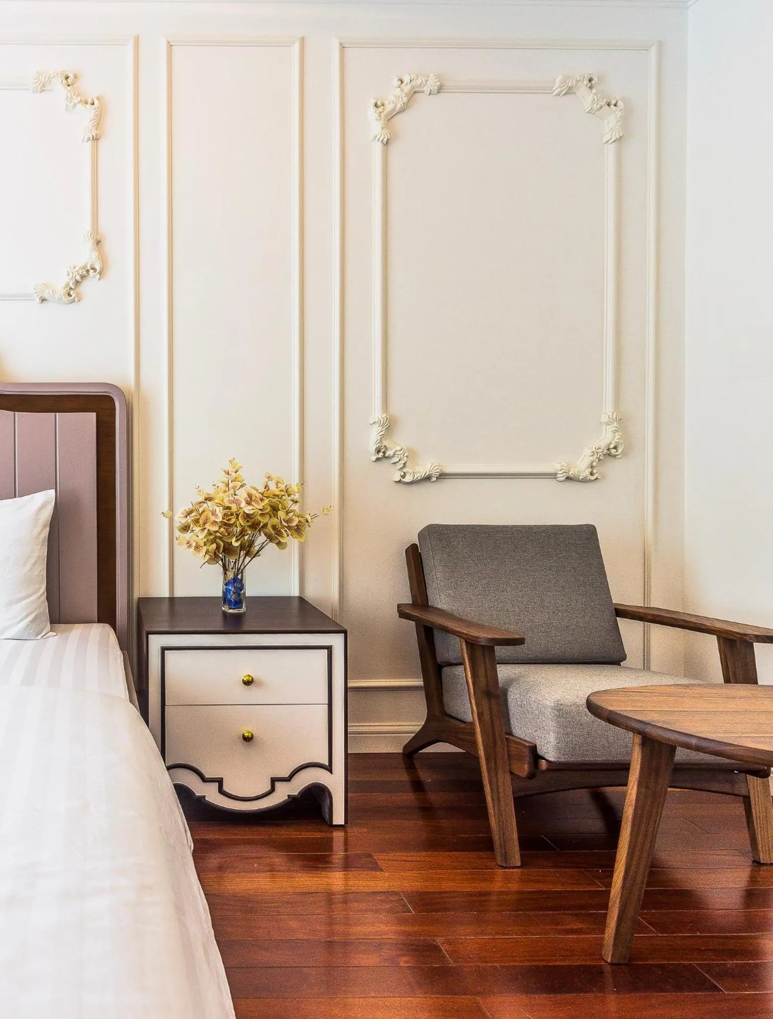 Seating area, Bed in Ngan Ha 2 Apartment