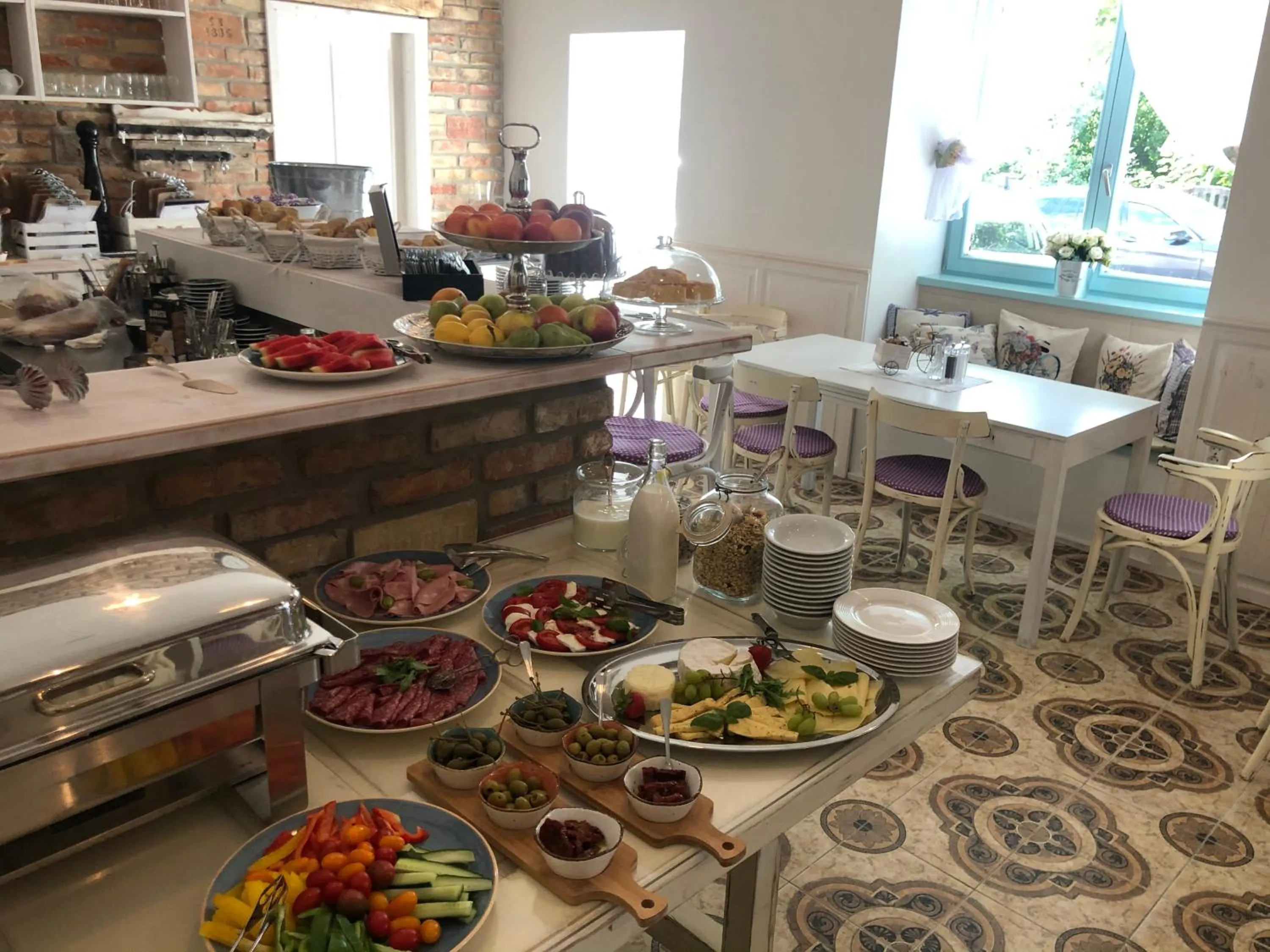 Breakfast in Villa Bella