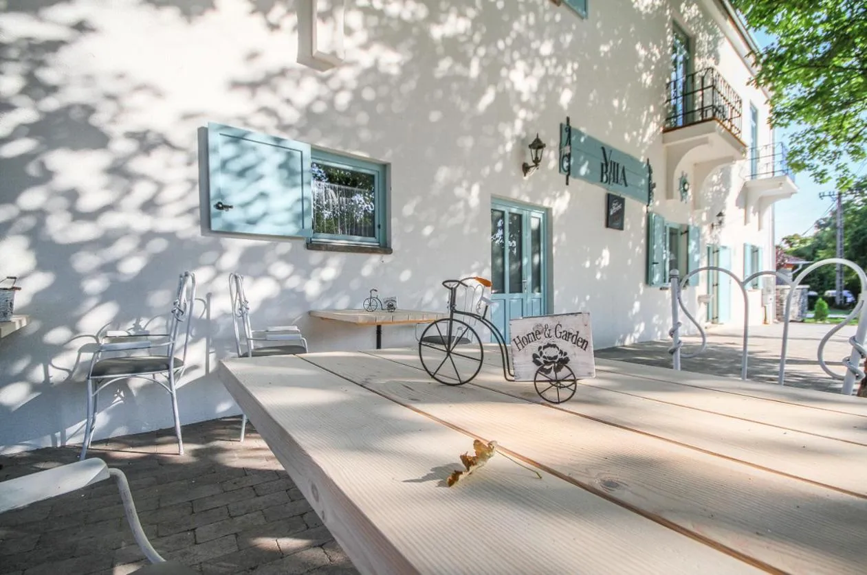 Property building in Villa Bella