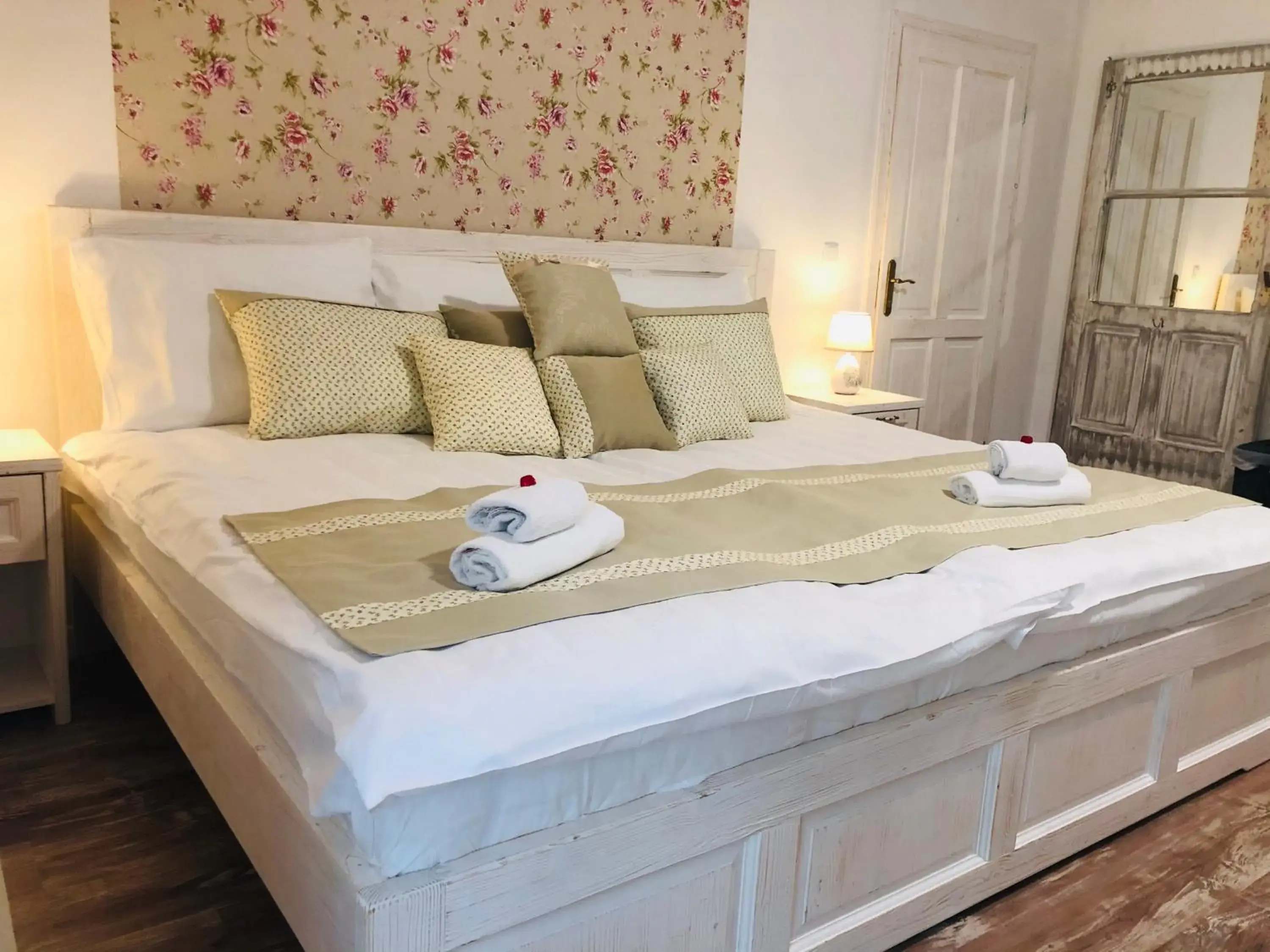 Queen Room with Balcony in Villa Bella Queen Room with Balcony in Villa Bella