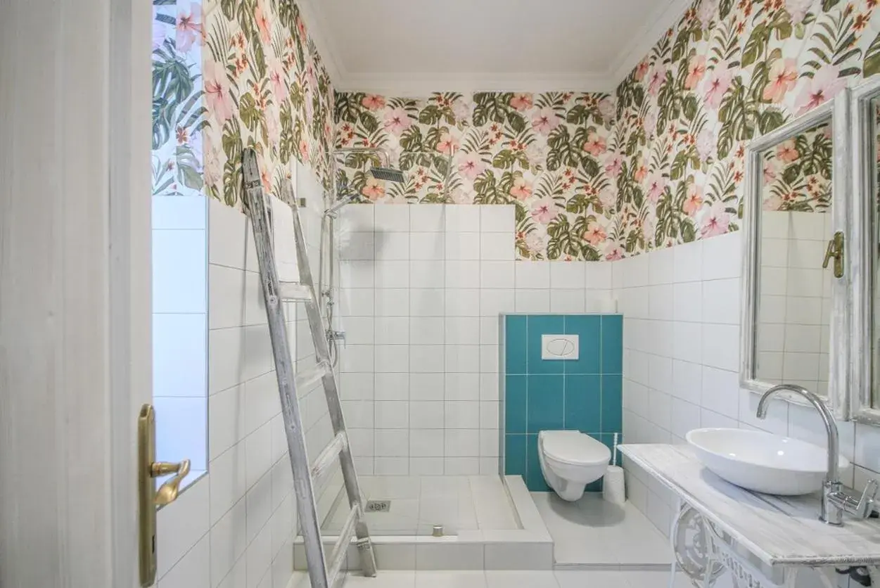 Twin Room with Balcony in Villa Bella Twin Room with Balcony in Villa Bella