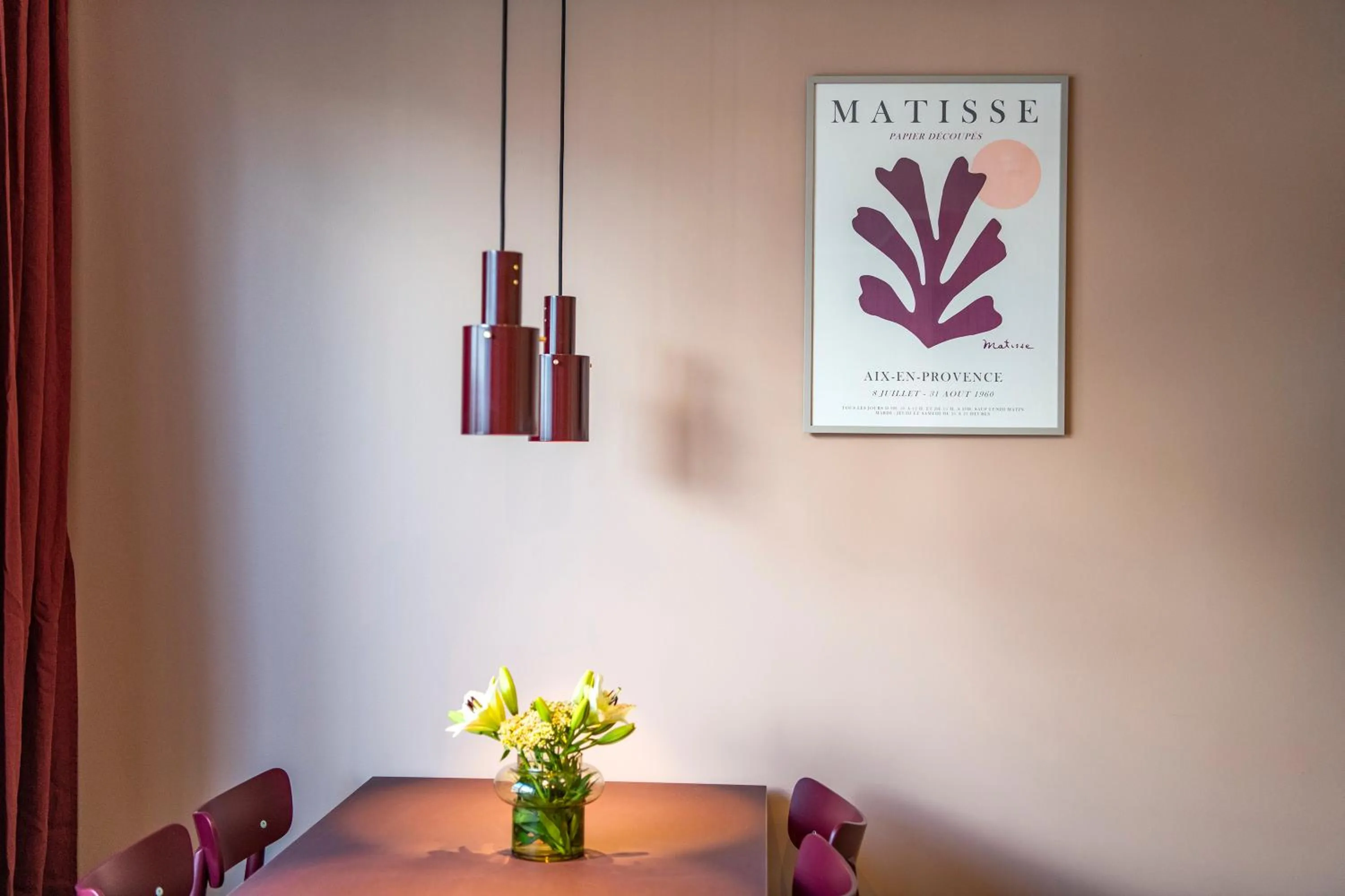 Dinner in The Lakes apartments by Daniel&Jacob's