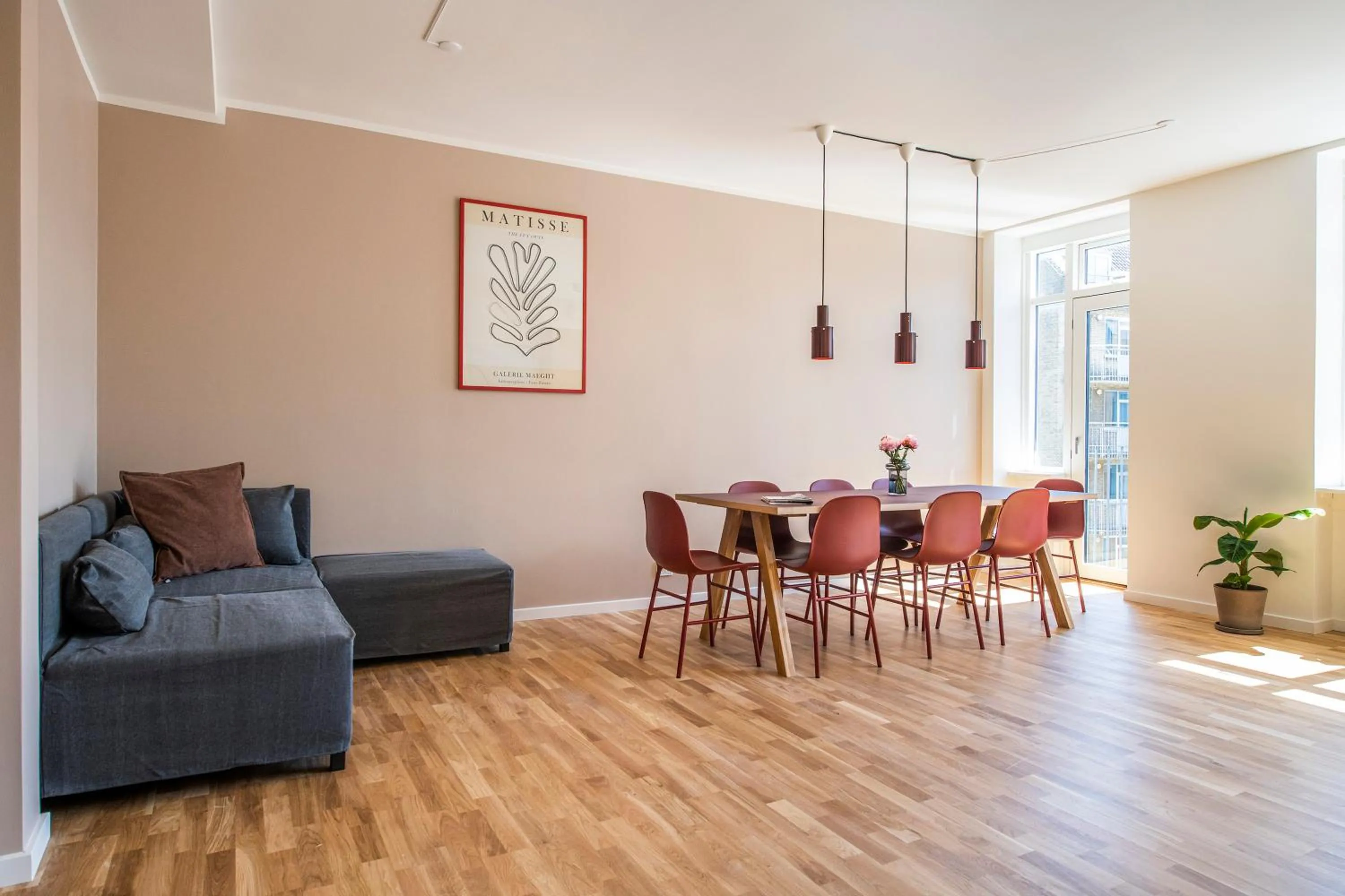 Dining area in The Lakes apartments by Daniel&Jacob's