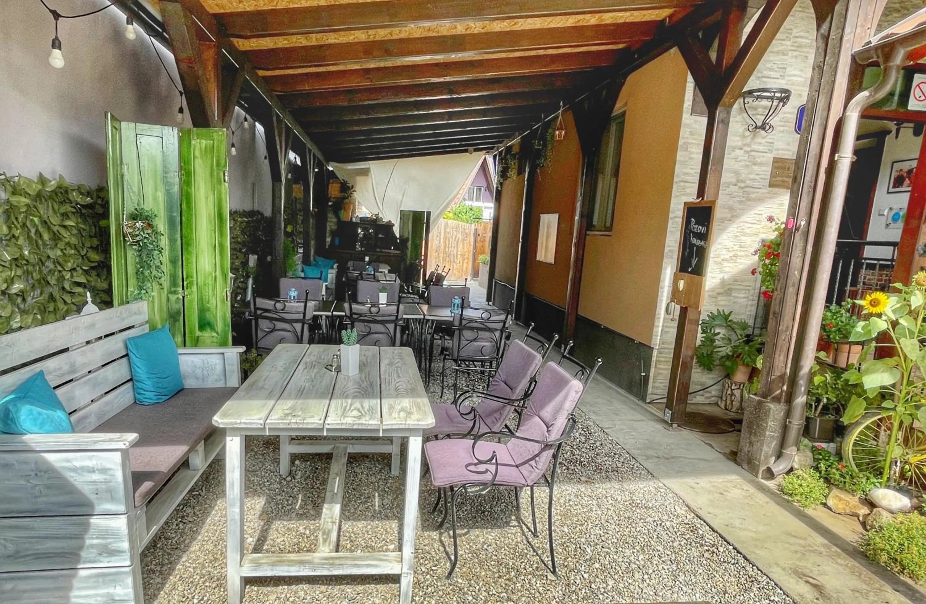 Patio in TEPIĆ Garni Hotel