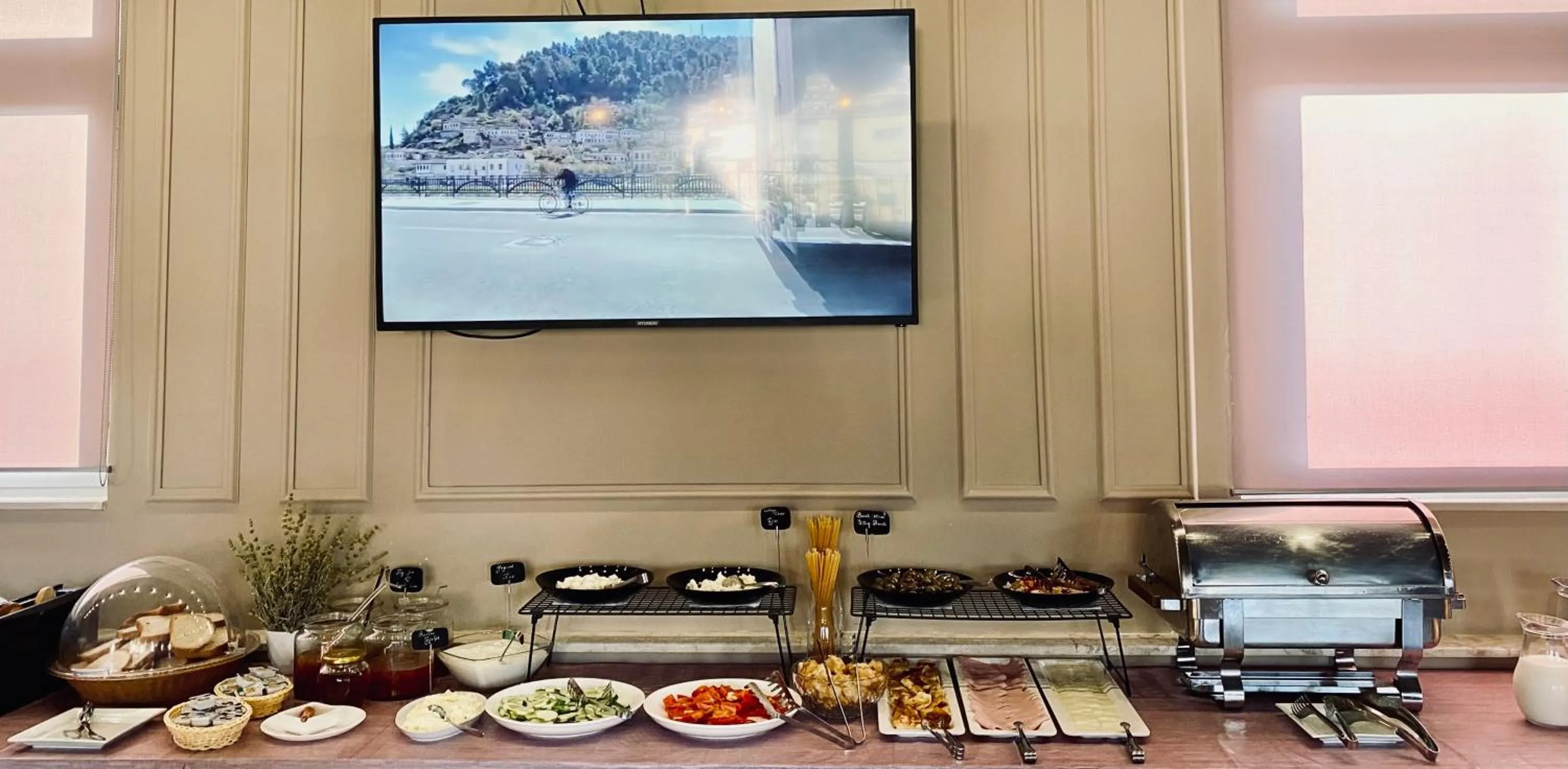 Food and drinks in Hotel Republika Berat