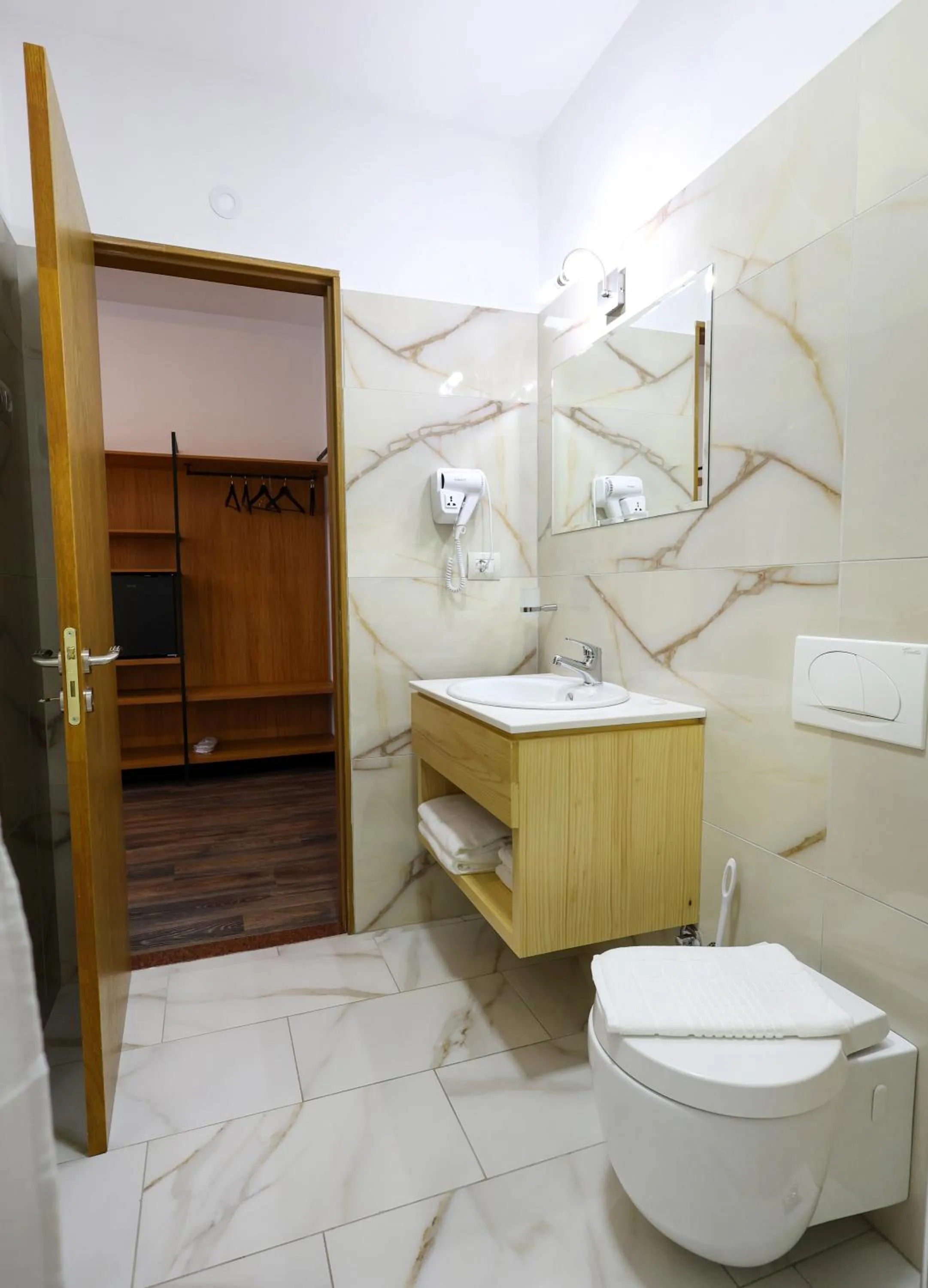 Toilet in Hotel Republika Berat