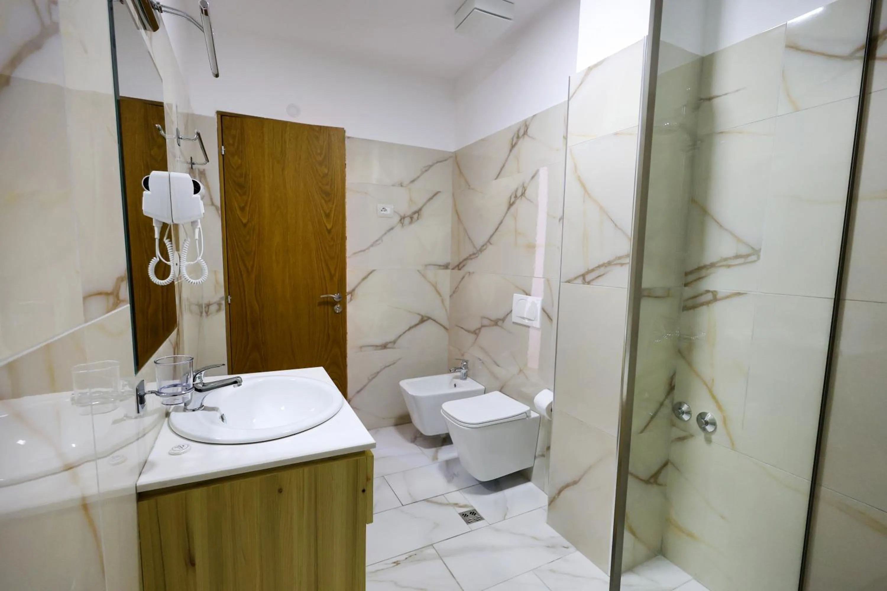 Shower in Hotel Republika Berat