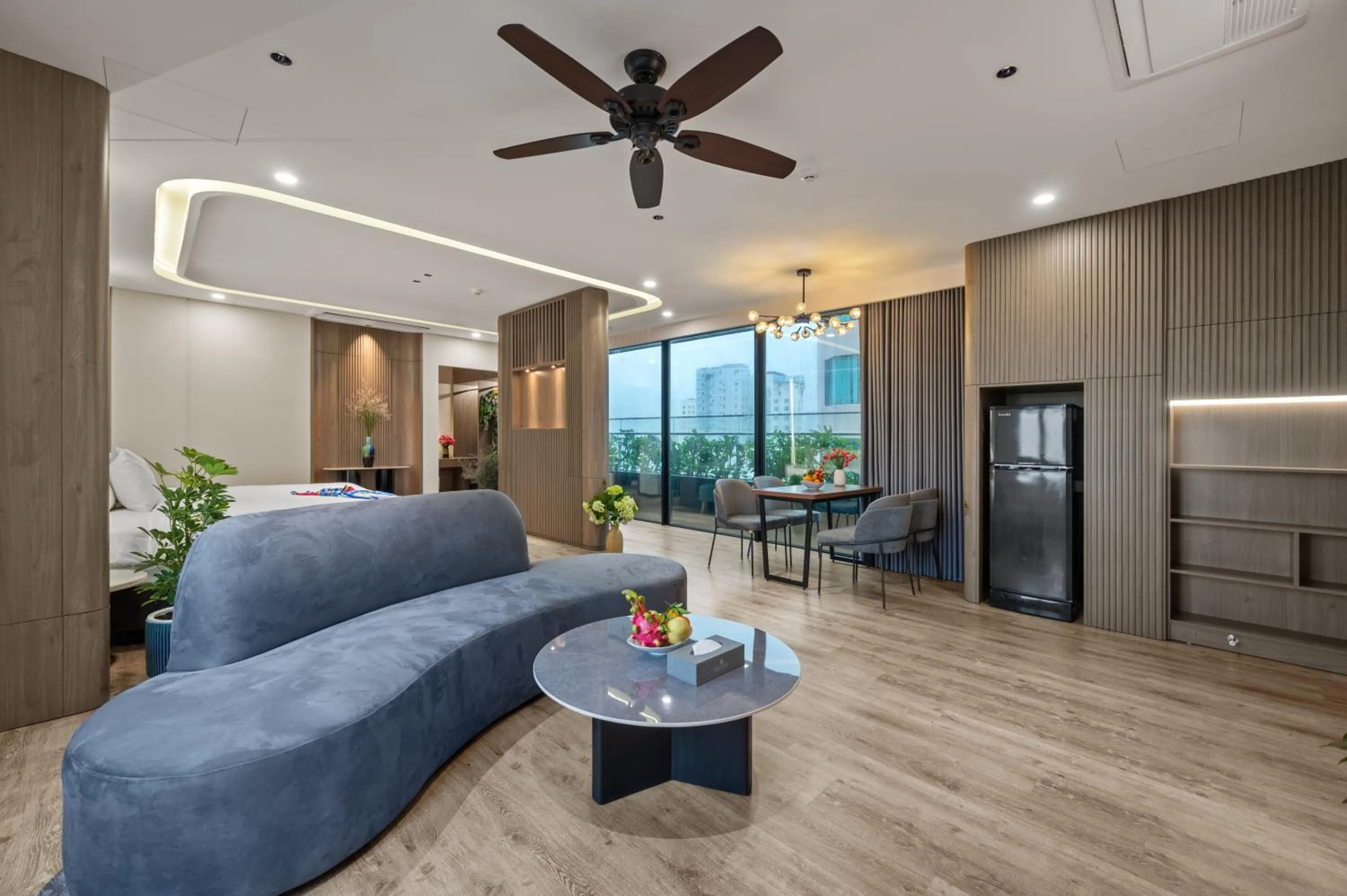 Communal lounge/ TV room in Chi House Danang Hotel and Apartment