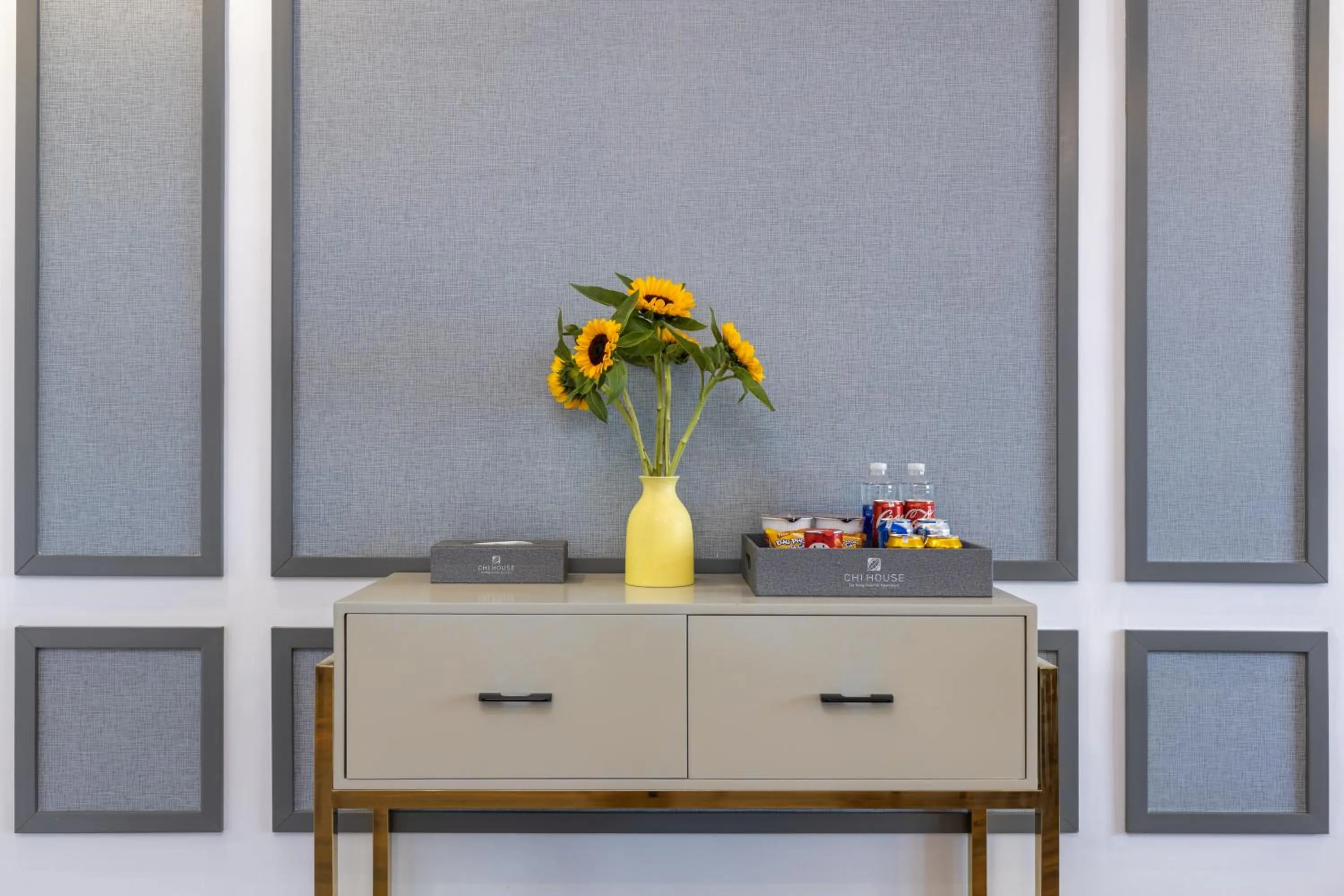 wardrobe in Chi House Danang Hotel and Apartment