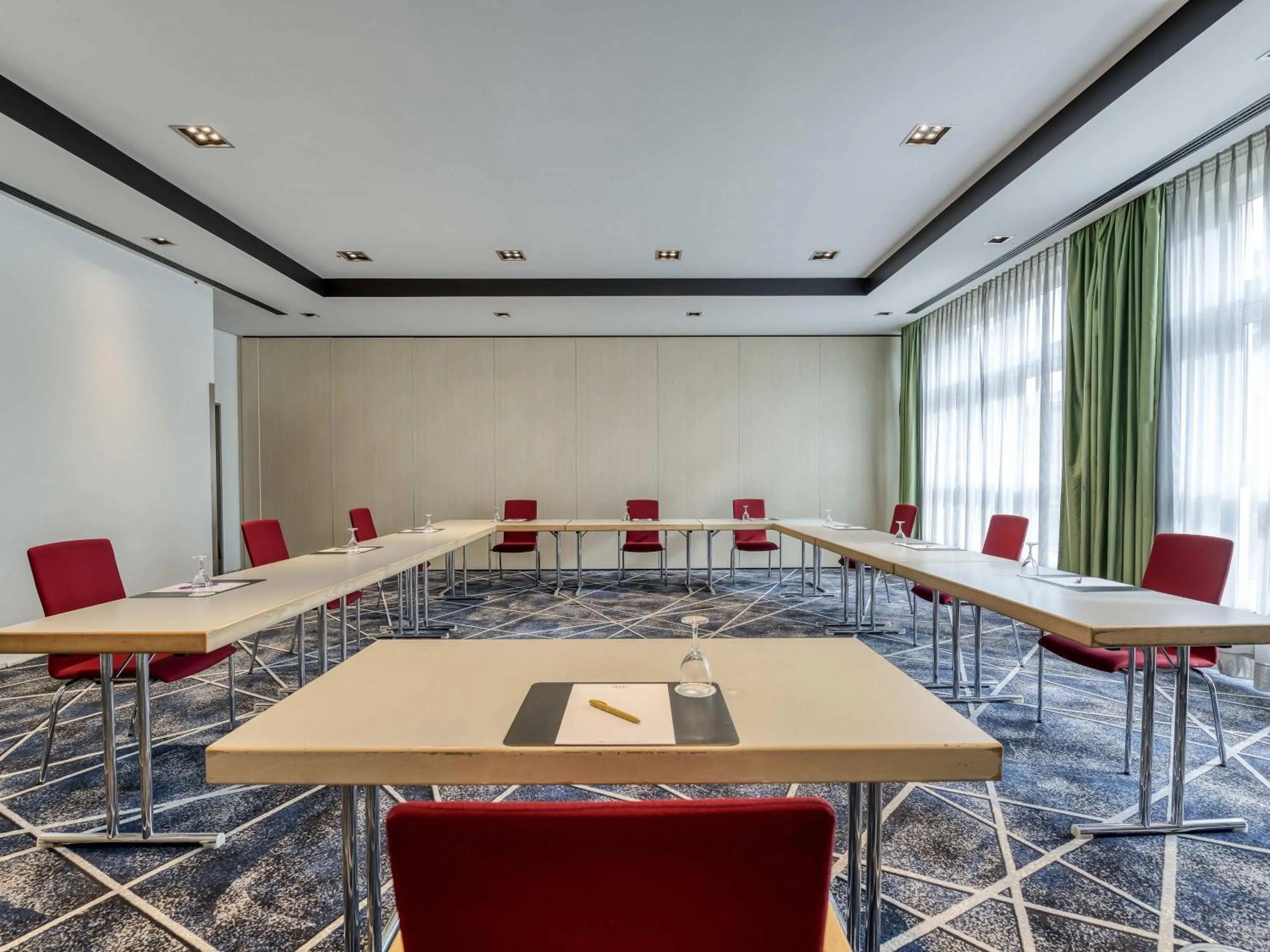 Meeting/conference room in Mercure Neu-Isenburg