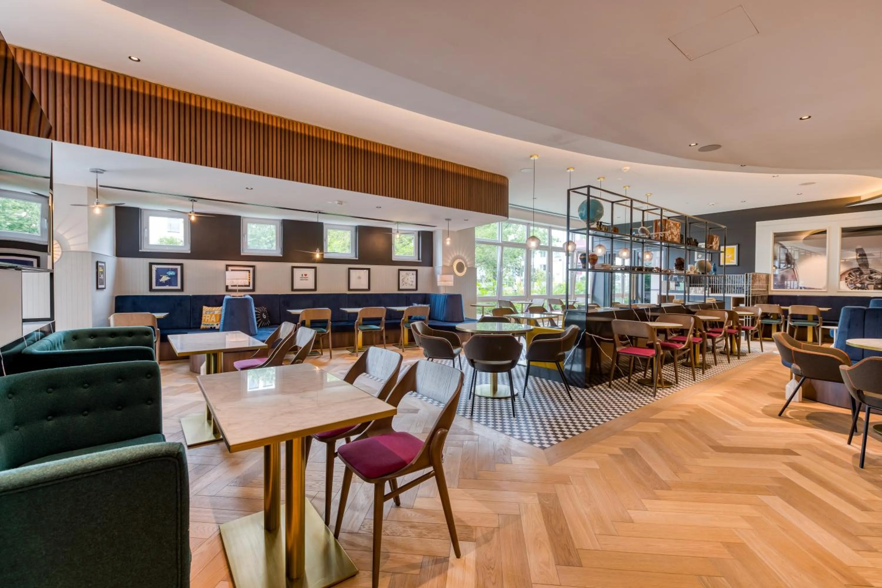 Restaurant/places to eat in Mercure Neu-Isenburg