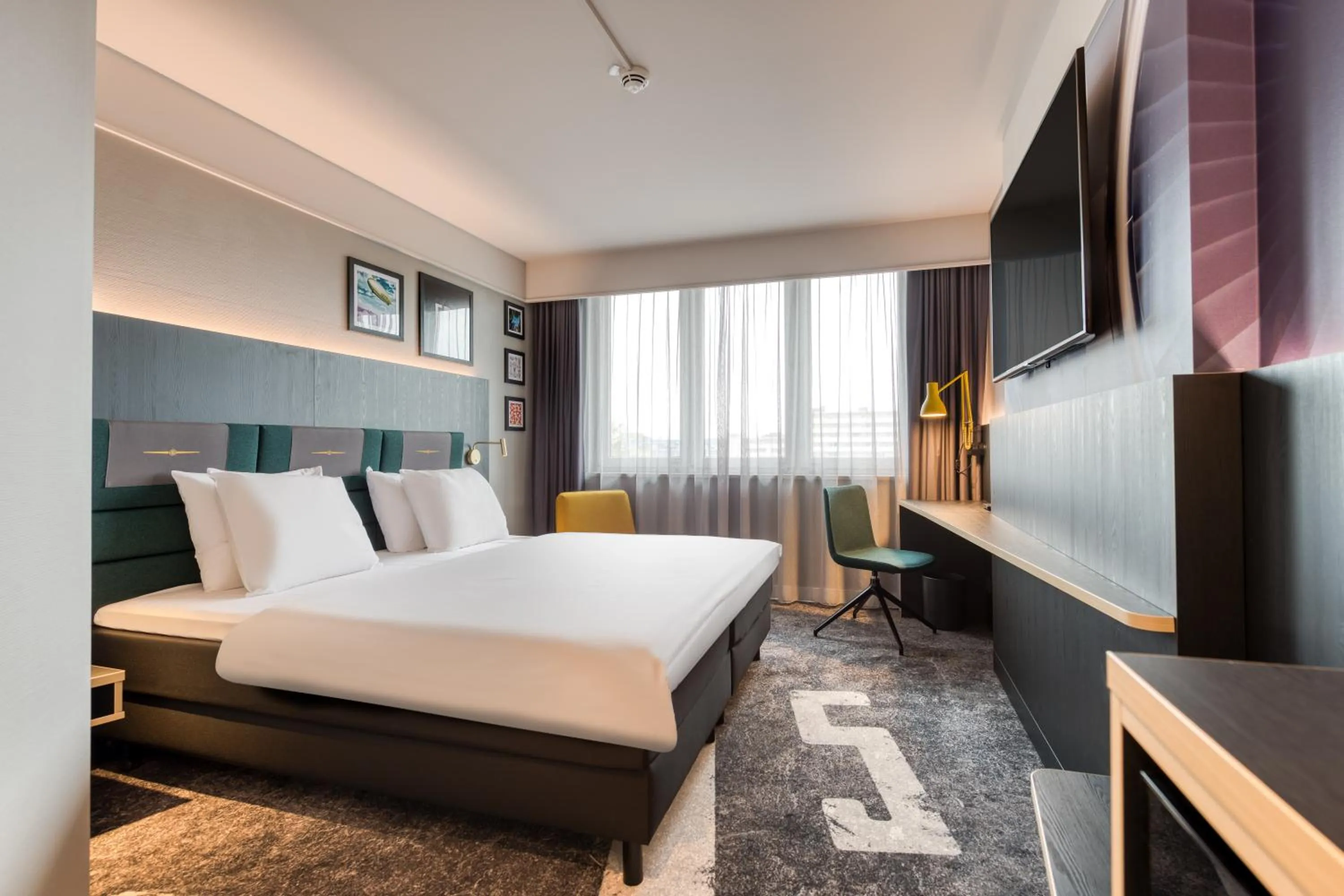 Bed in Mercure Neu-Isenburg