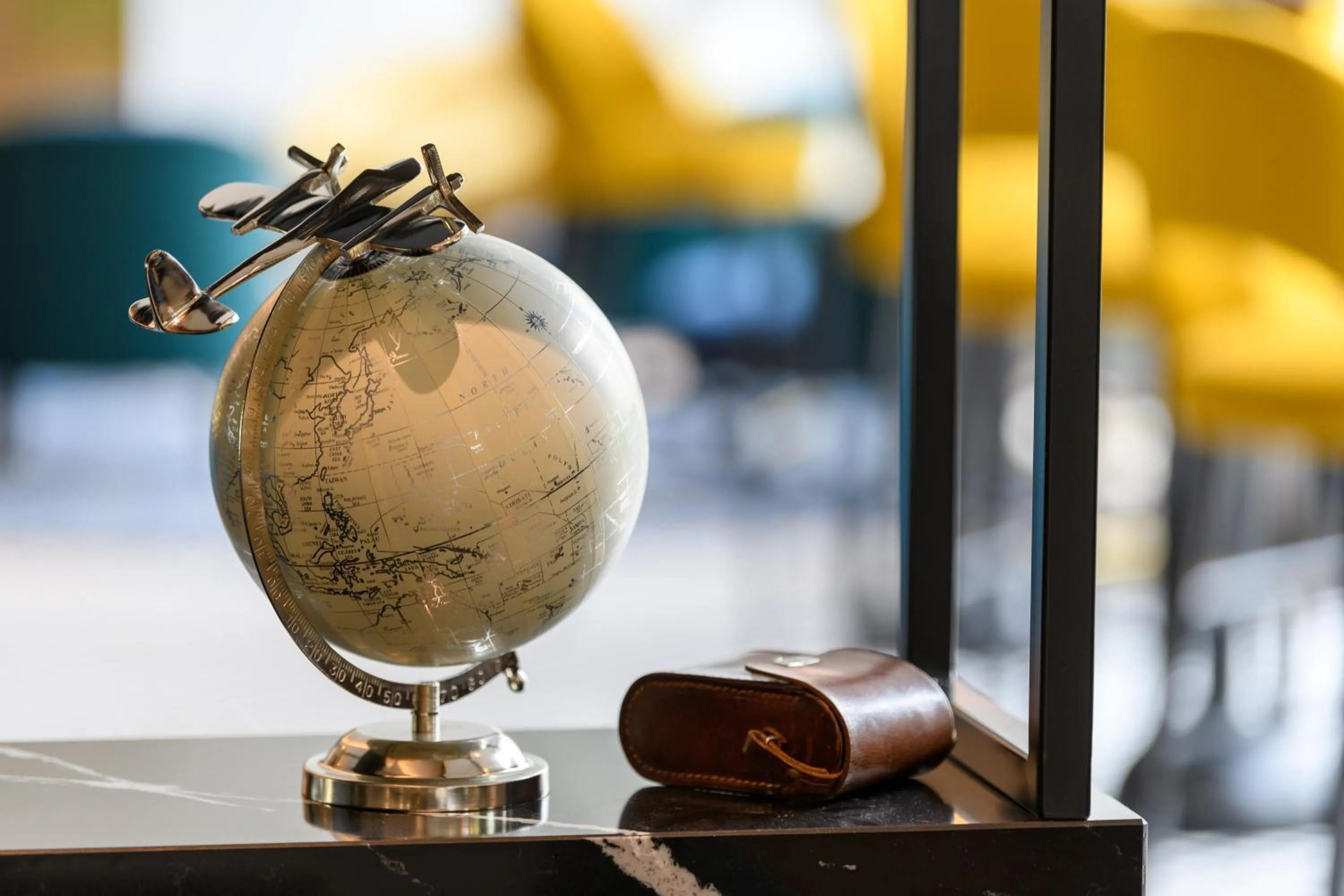 Lounge or bar in Mercure Neu-Isenburg