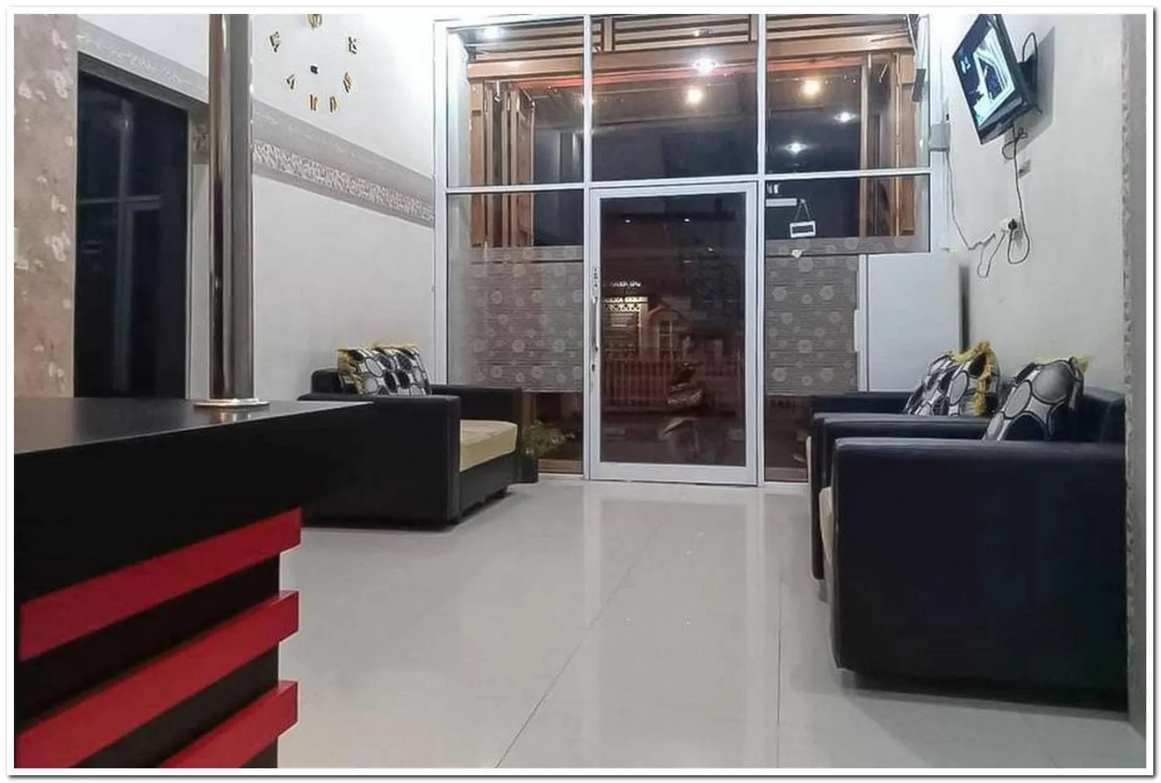 Facade/entrance in Hotel Dheadita Syariah Sungai Penuh Mitra RedDoorz