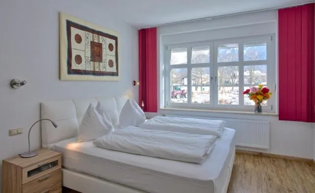 Photo of the whole room, Bed in Hotel Garni Ammergauer Hof