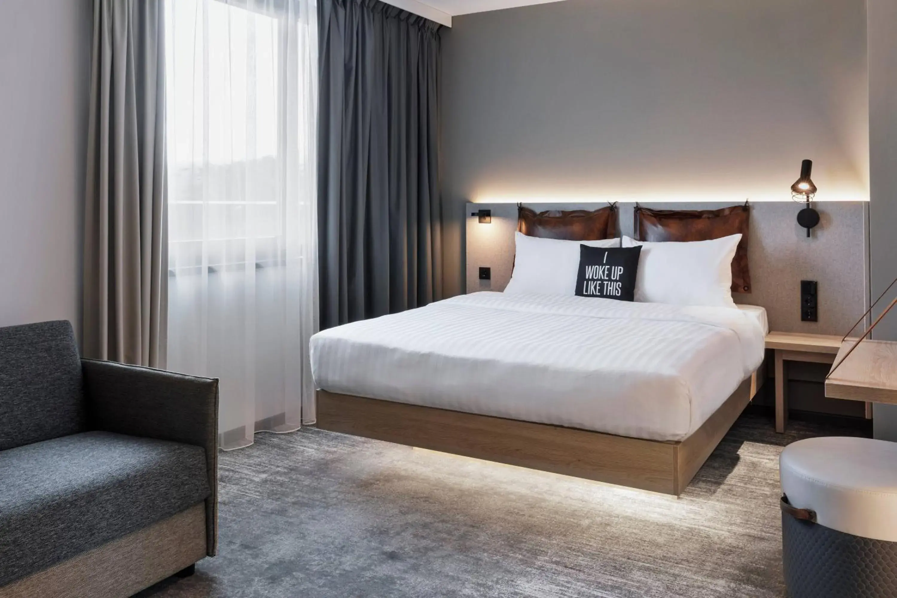 Triple Room in Moxy Hamburg City Triple Room in Moxy Hamburg City