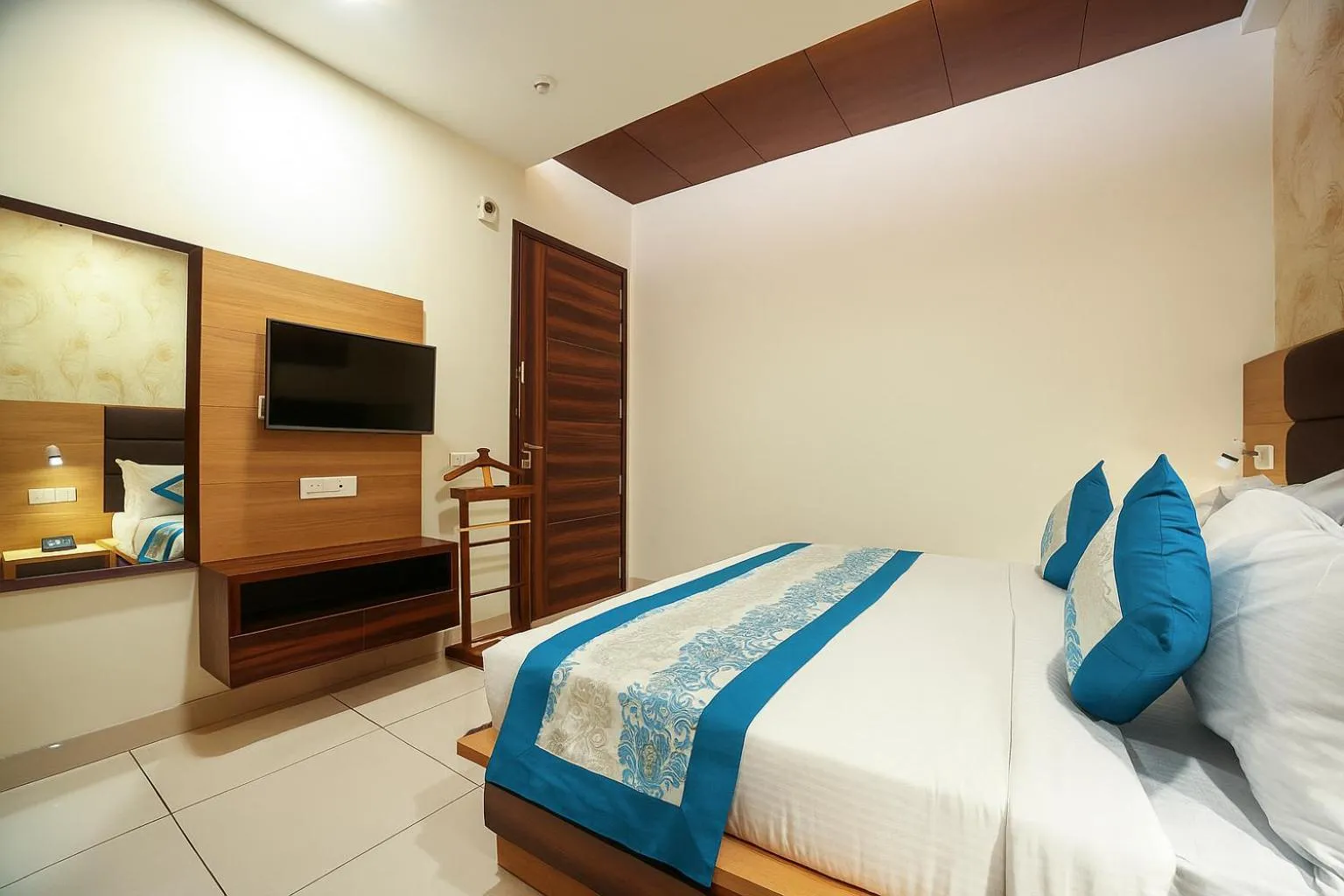 Bed in Hotel Grand Regency by JMD Group Near Delhi IGI Airport