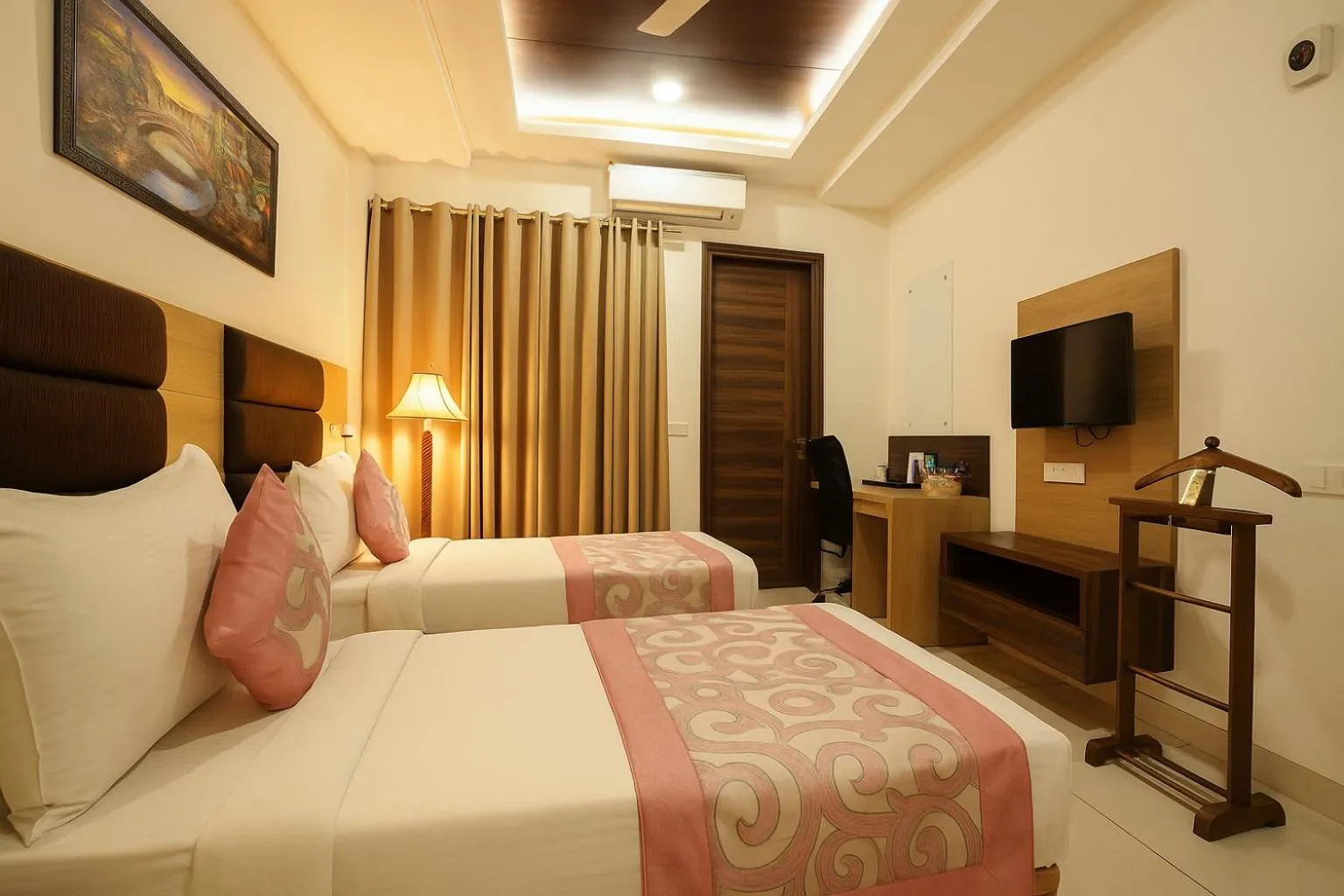 Bed in Hotel Grand Regency by JMD Group Near Delhi IGI Airport