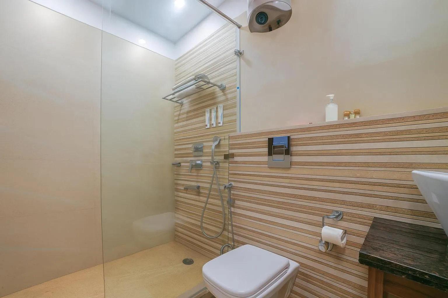 Bathroom in Hotel Grand Regency by JMD Group Near Delhi IGI Airport