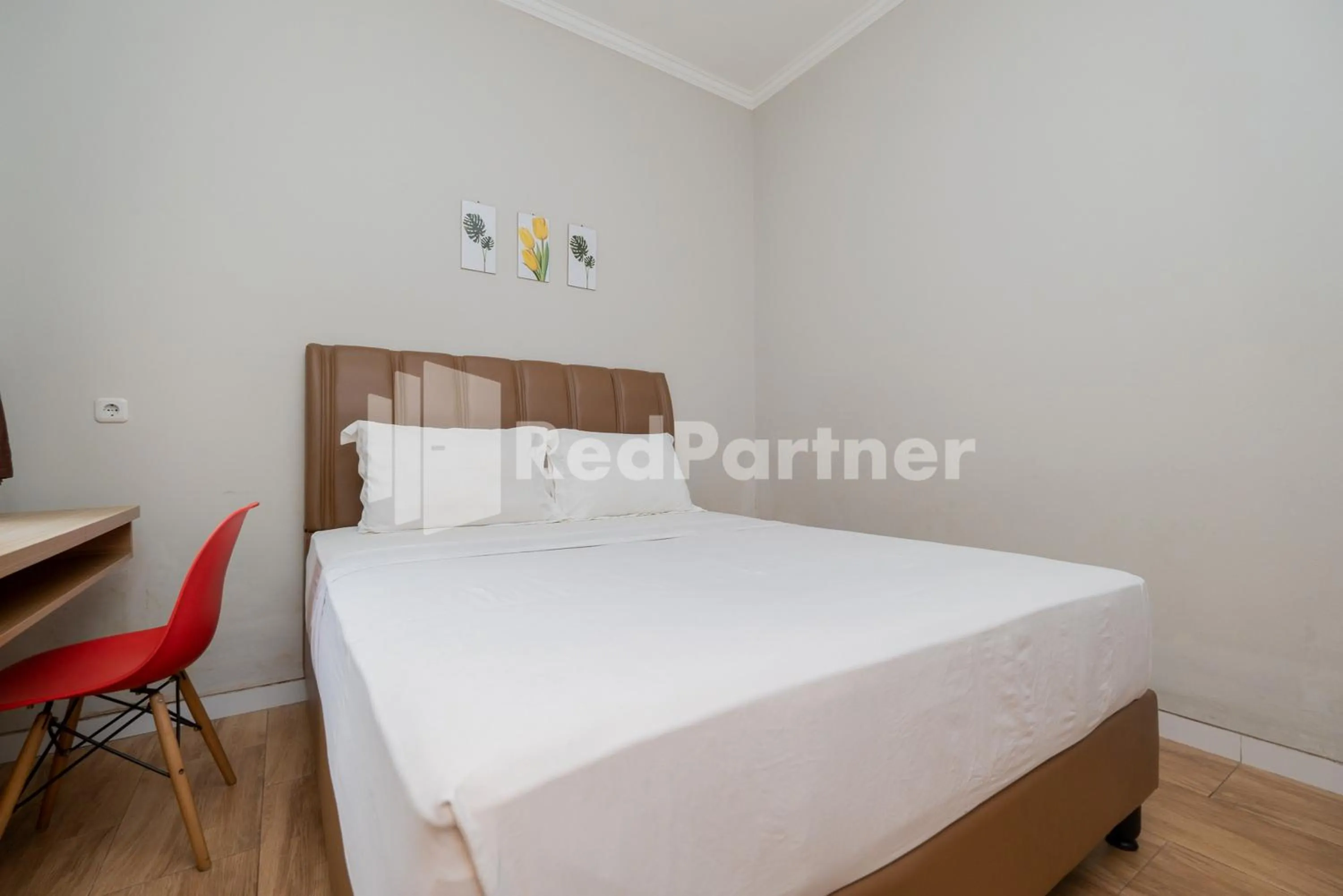 Bed in Palm Eight Mitra RedDoorz