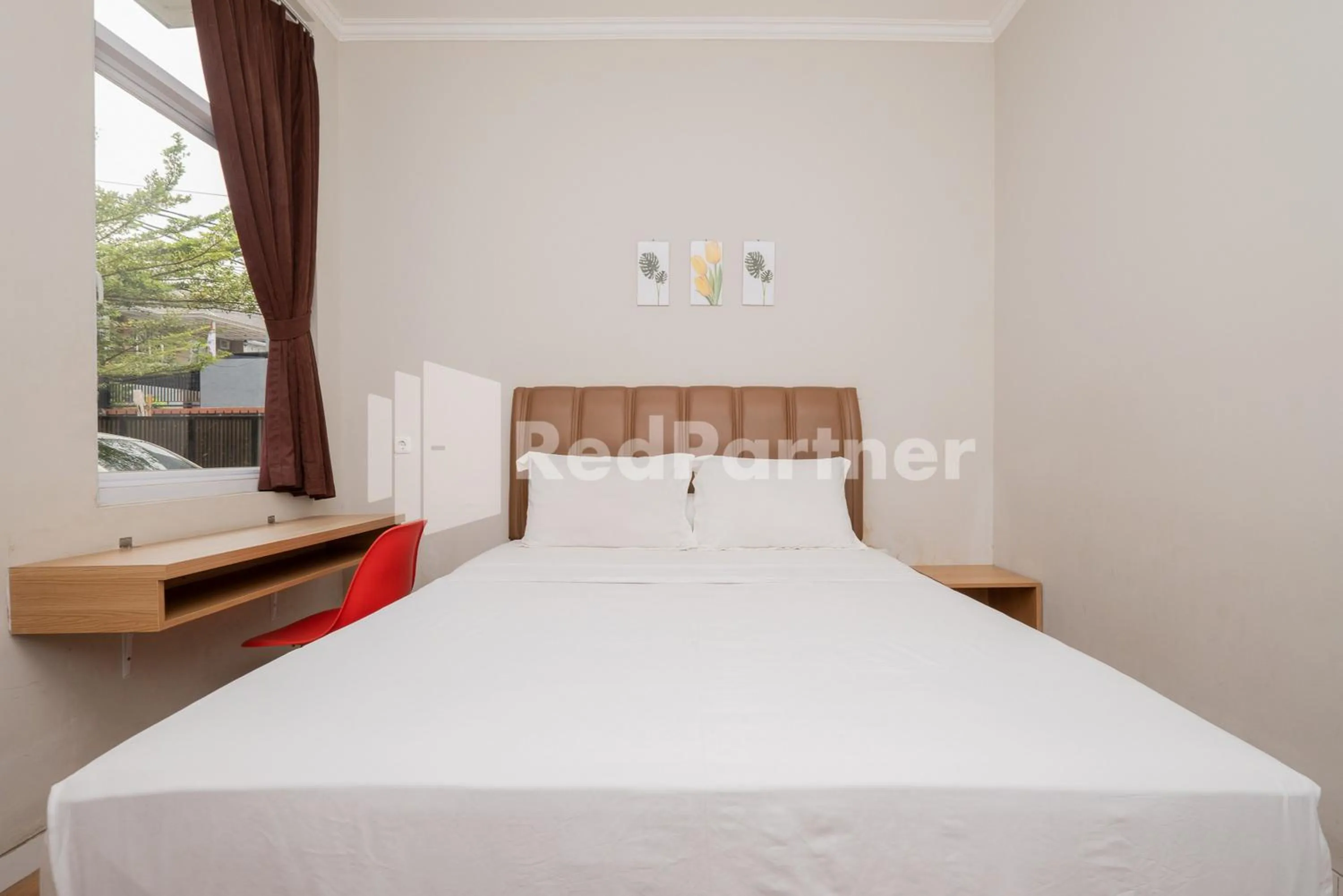 Bed in Palm Eight Mitra RedDoorz