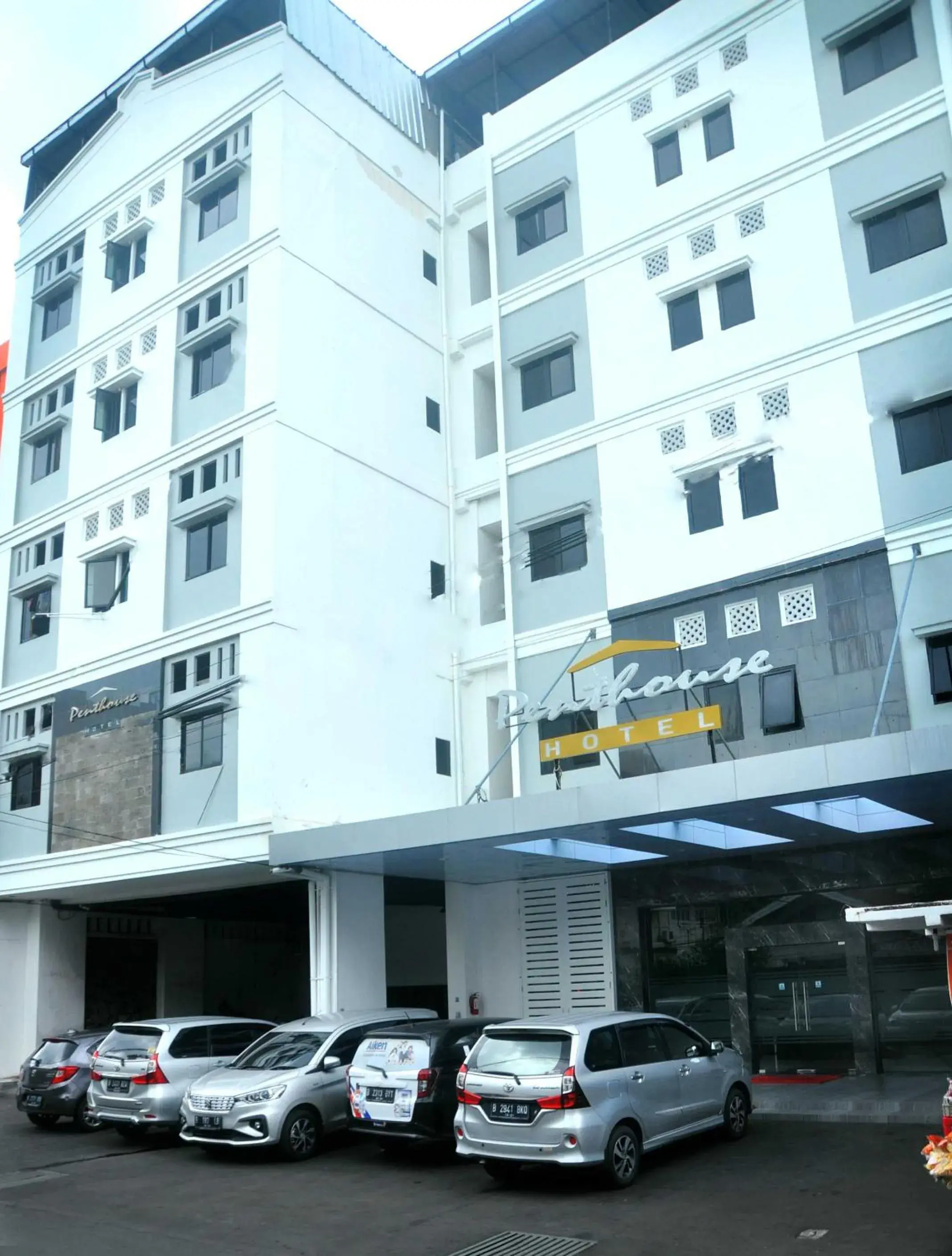 AMS PENTHOUSE AMS PENTHOUSE