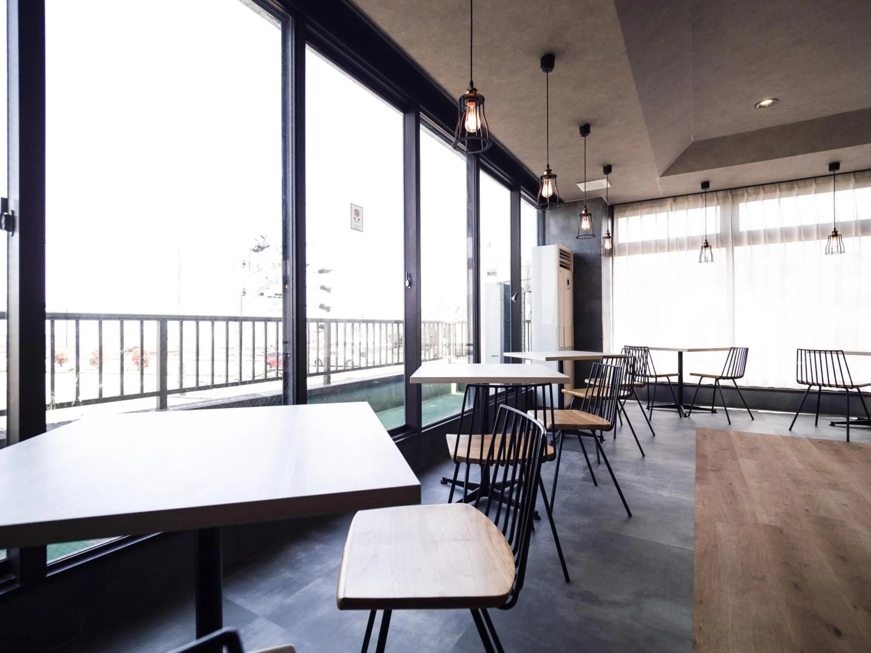 Restaurant/places to eat in Hotel Area One Ise Inter