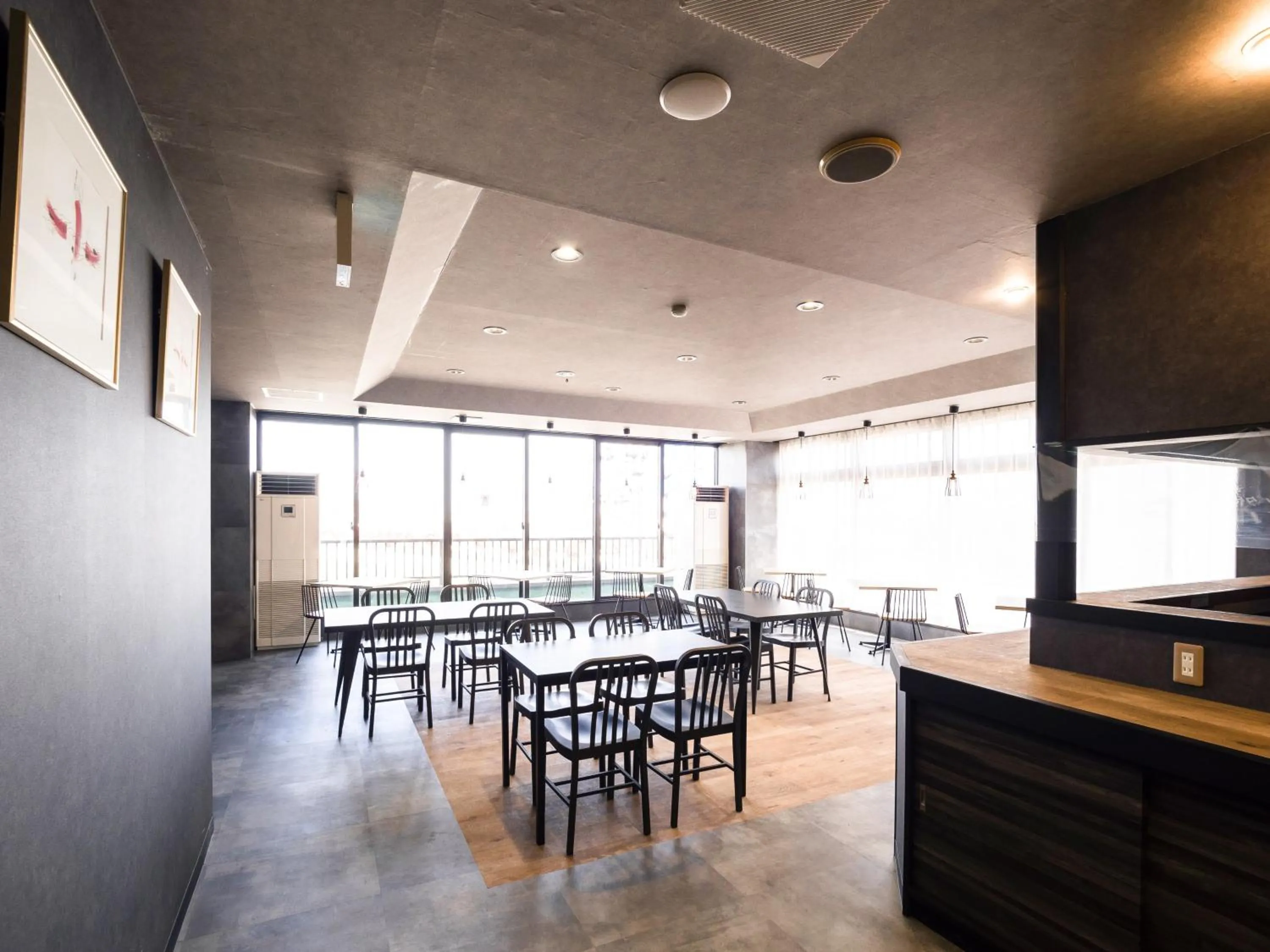 Restaurant/places to eat in Hotel Area One Ise Inter