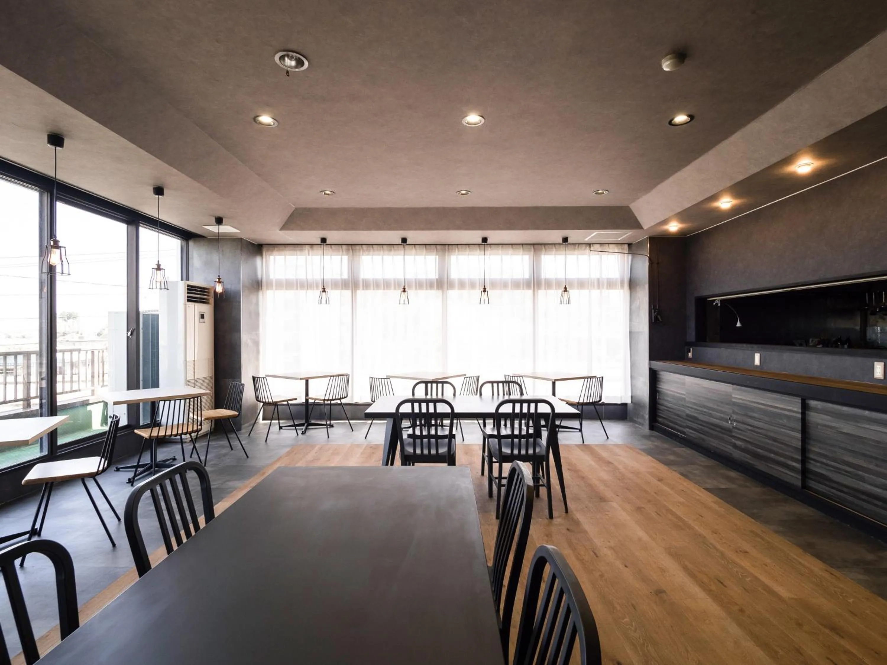 Restaurant/places to eat in Hotel Area One Ise Inter