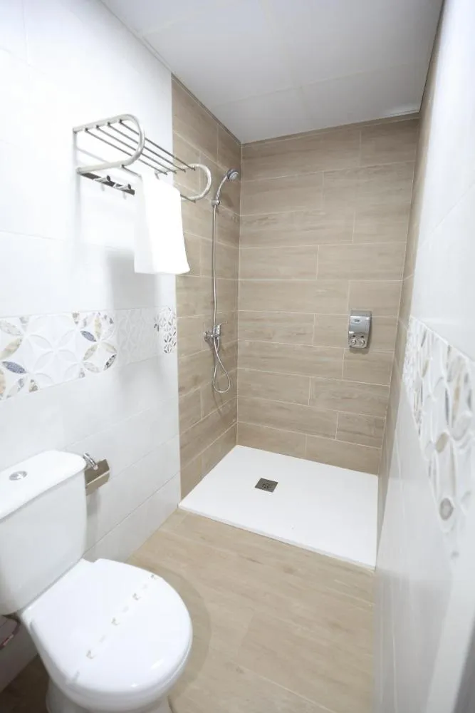 Shower in H.PALMONES