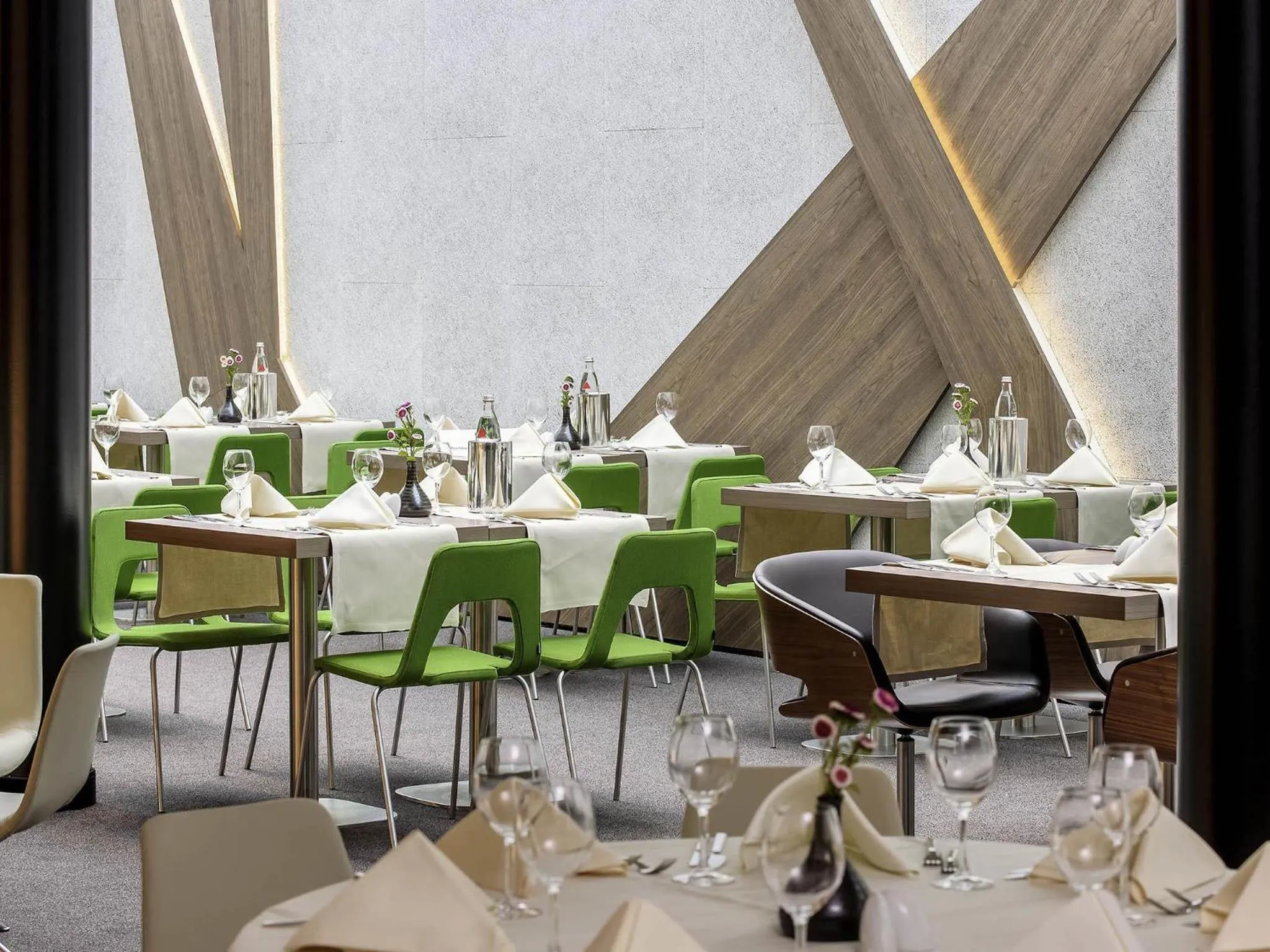 Restaurant/places to eat in Novotel Hannover
