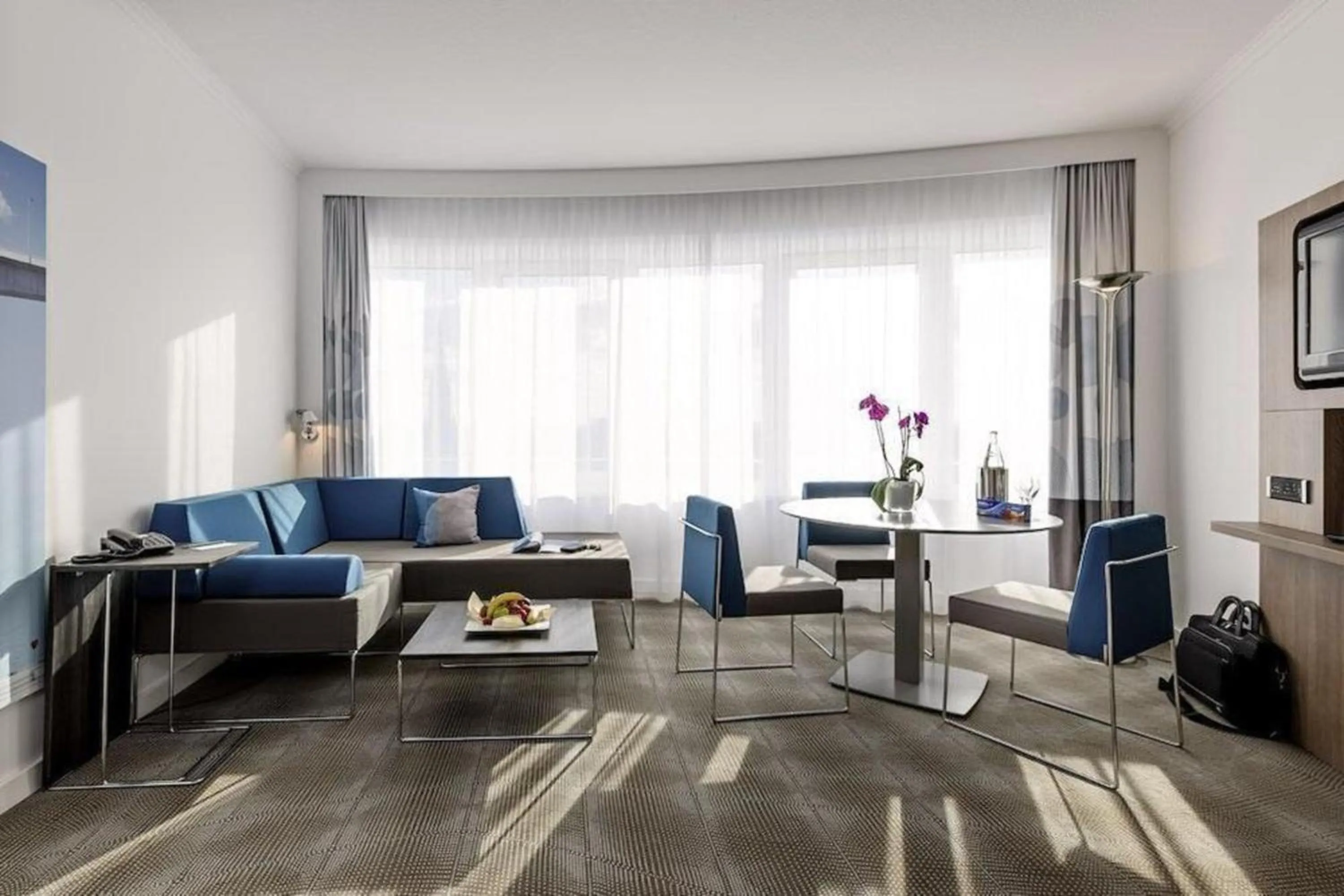 TV and multimedia in Novotel Hannover