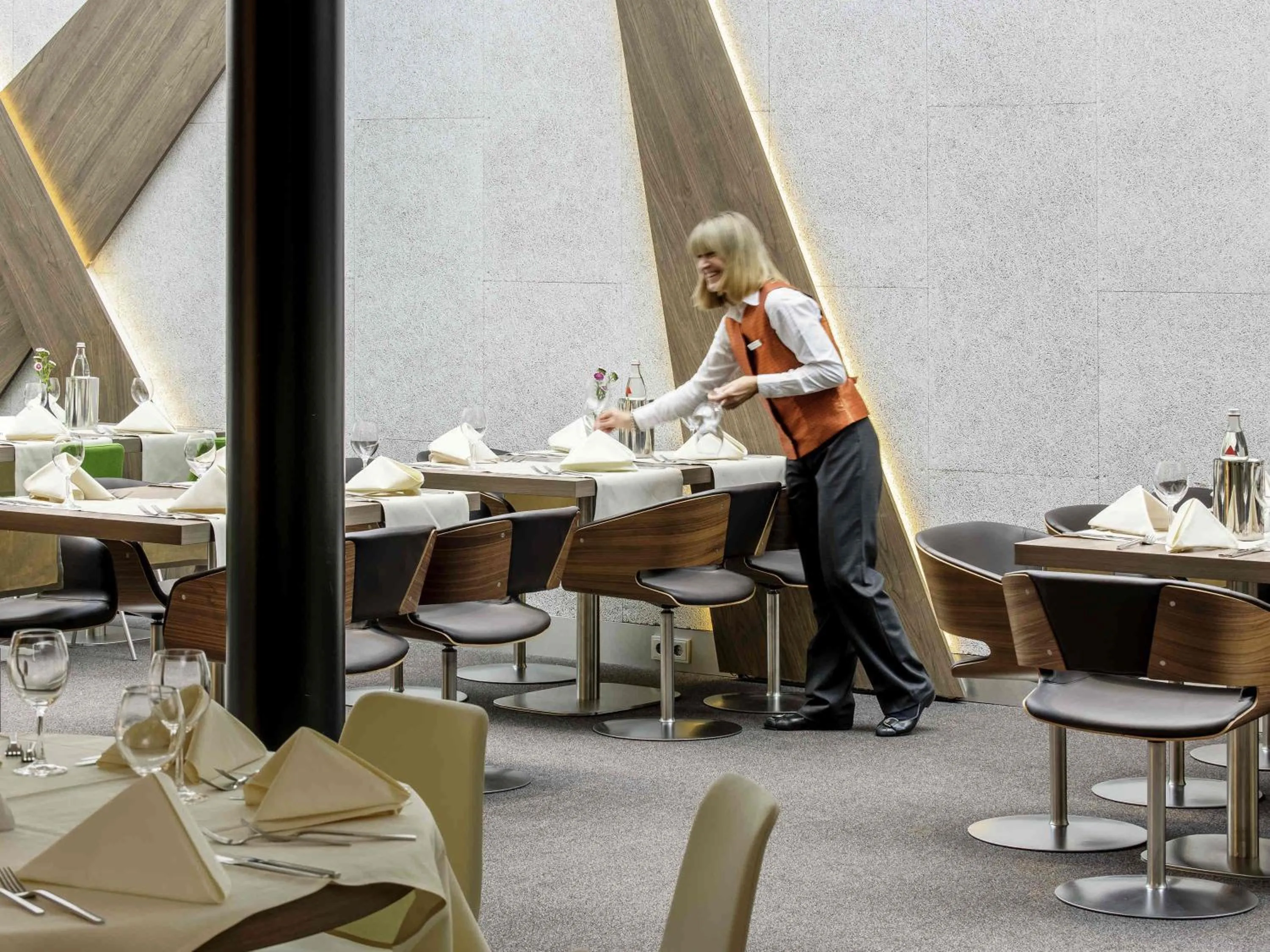 Restaurant/places to eat in Novotel Hannover