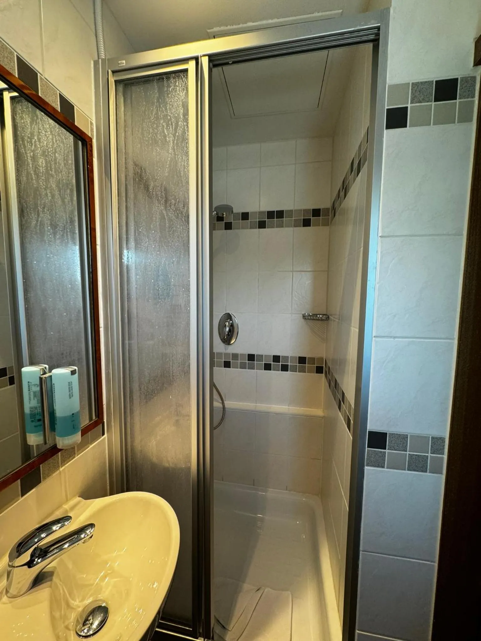 Shower in Rhein-Hotel Nierstein
