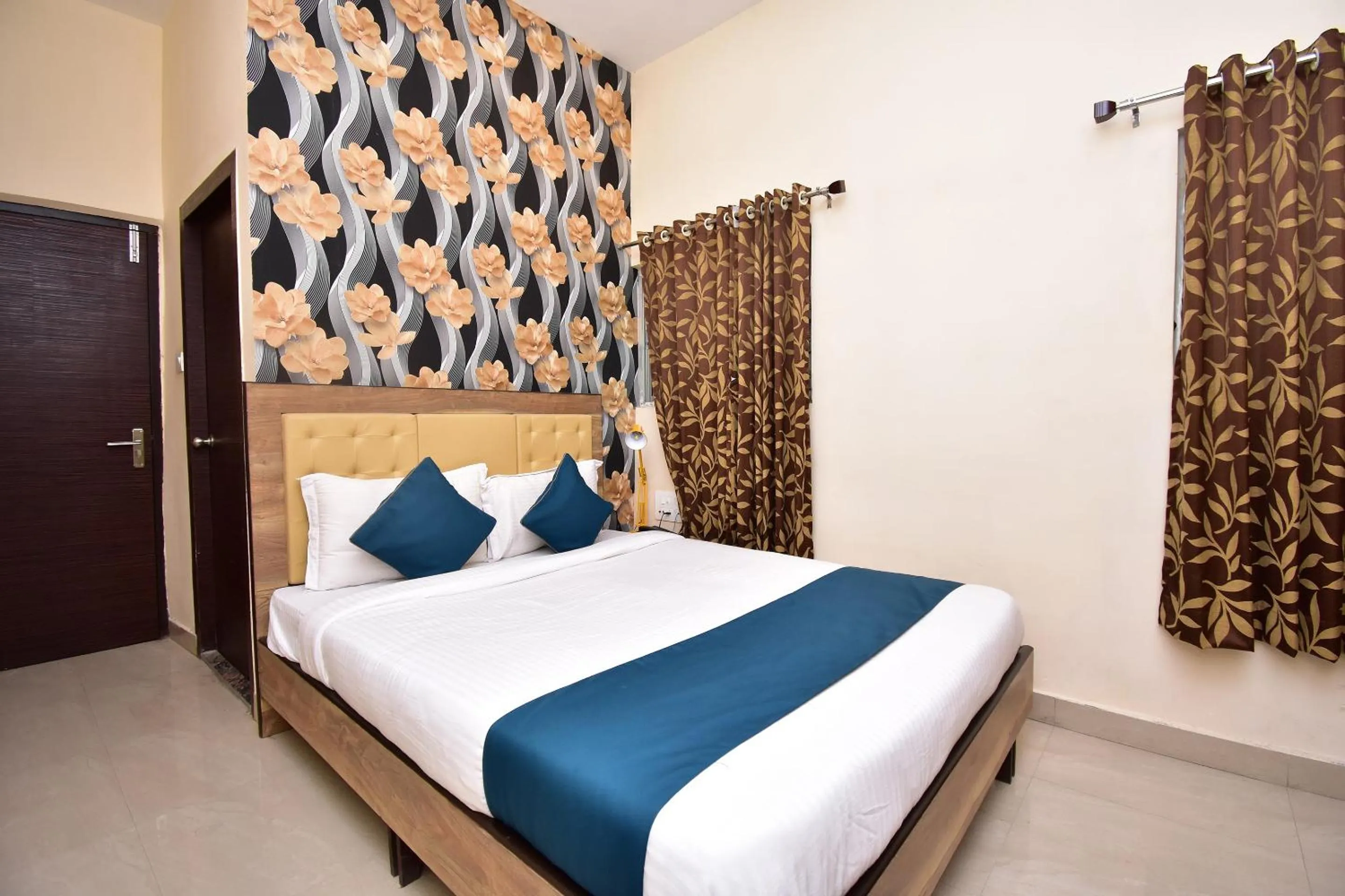 Bedroom, Bed in Hotel O Stay Hub Park Street