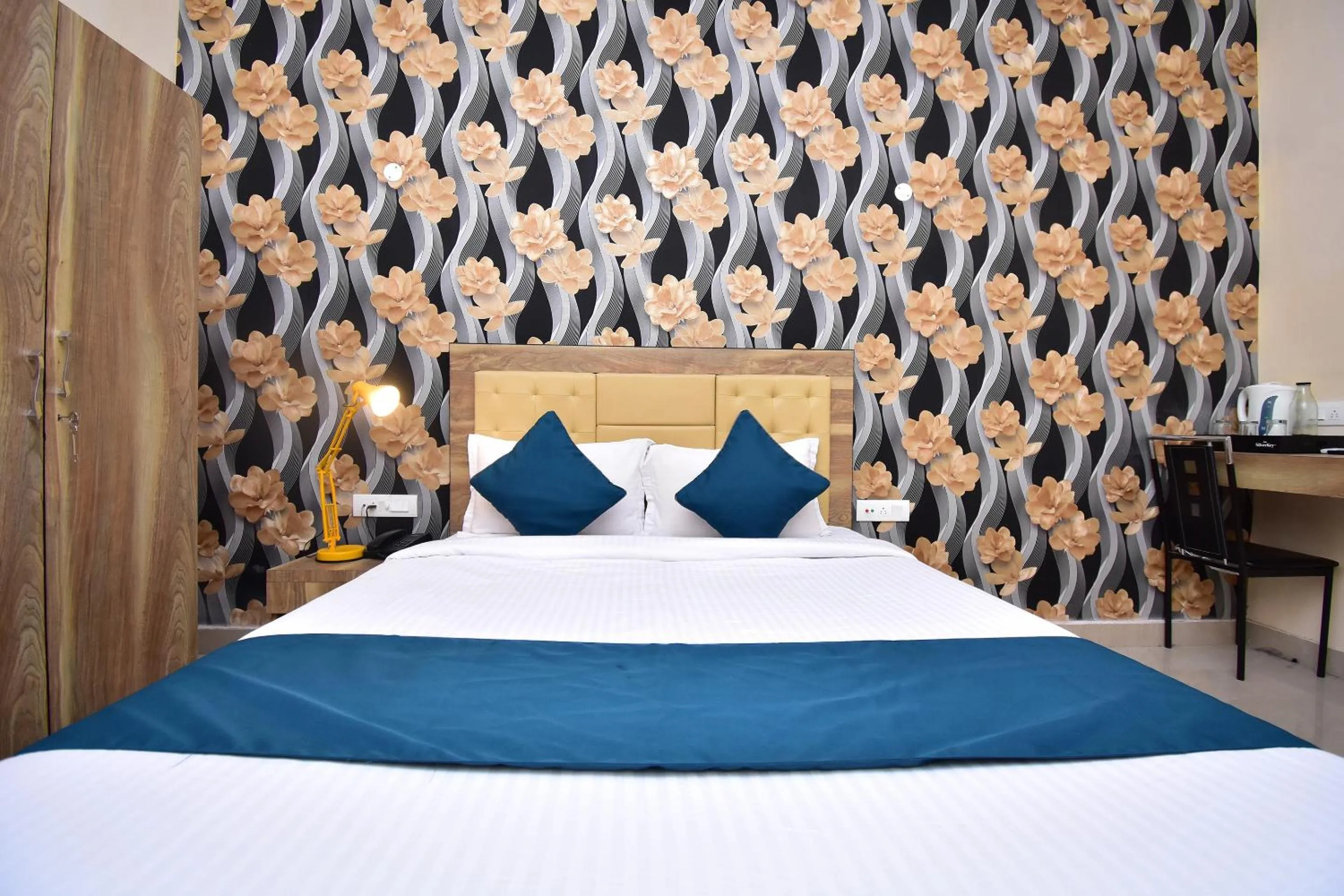 Bedroom, Bed in Hotel O Stay Hub Park Street