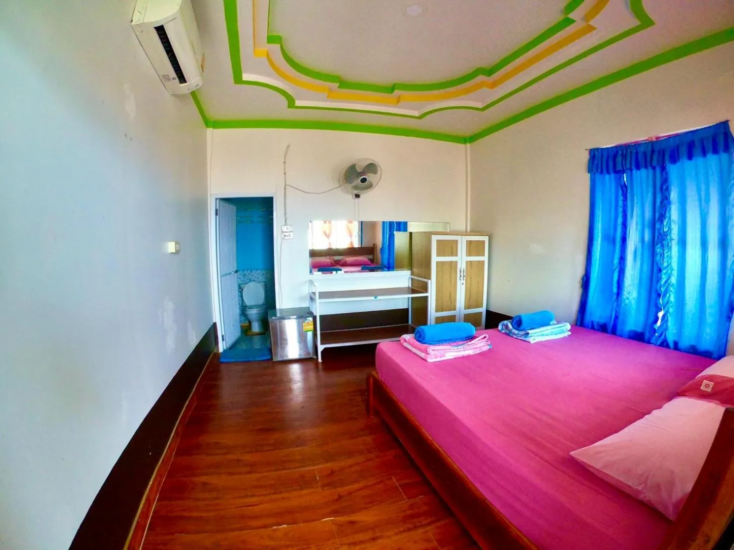 Bed in DAYA Beach, Lipe local