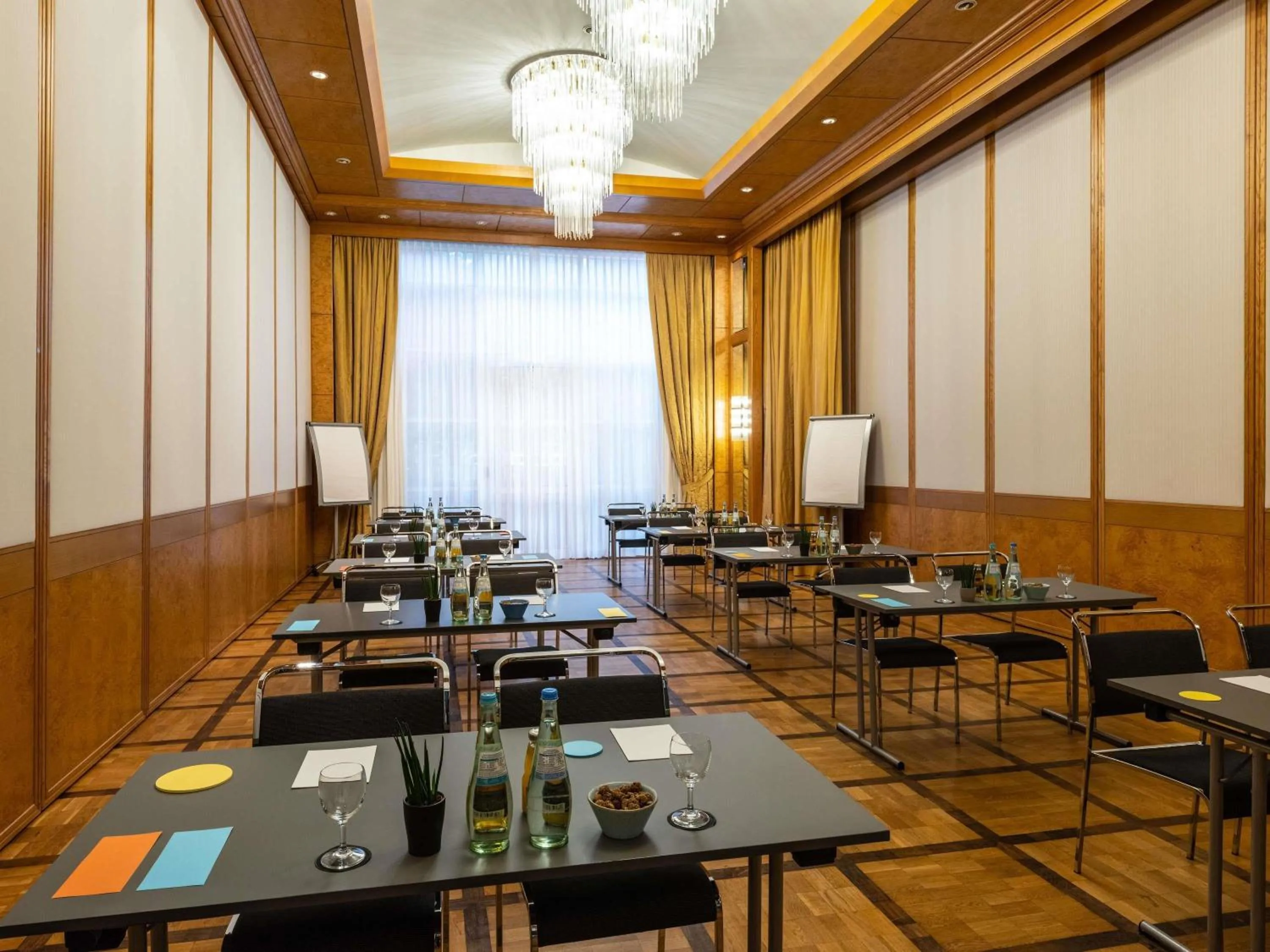 Meeting/conference room in Pullman Stuttgart Fontana
