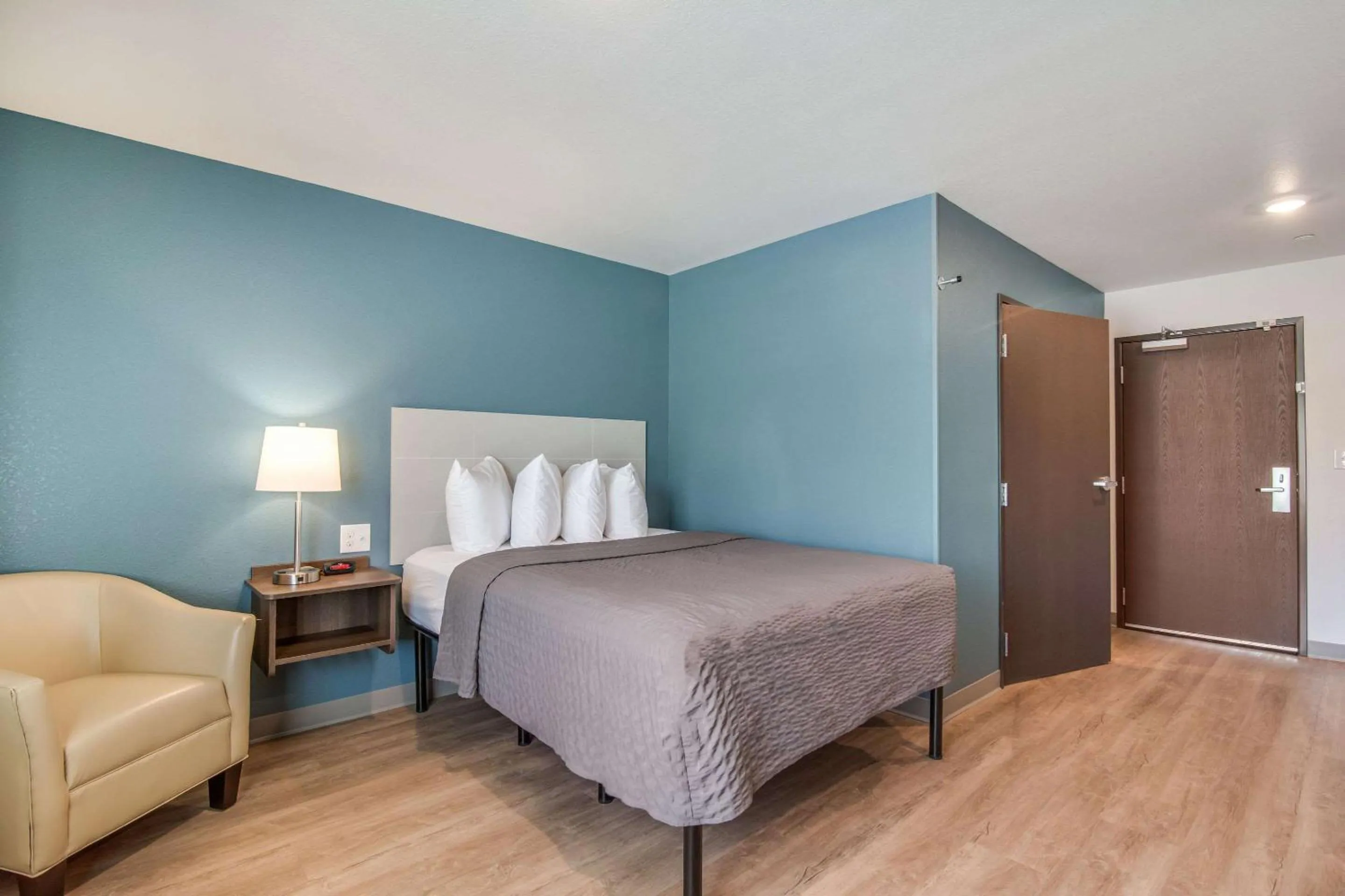 Photo of the whole room, Bed in WoodSpring Suites Fort Mill