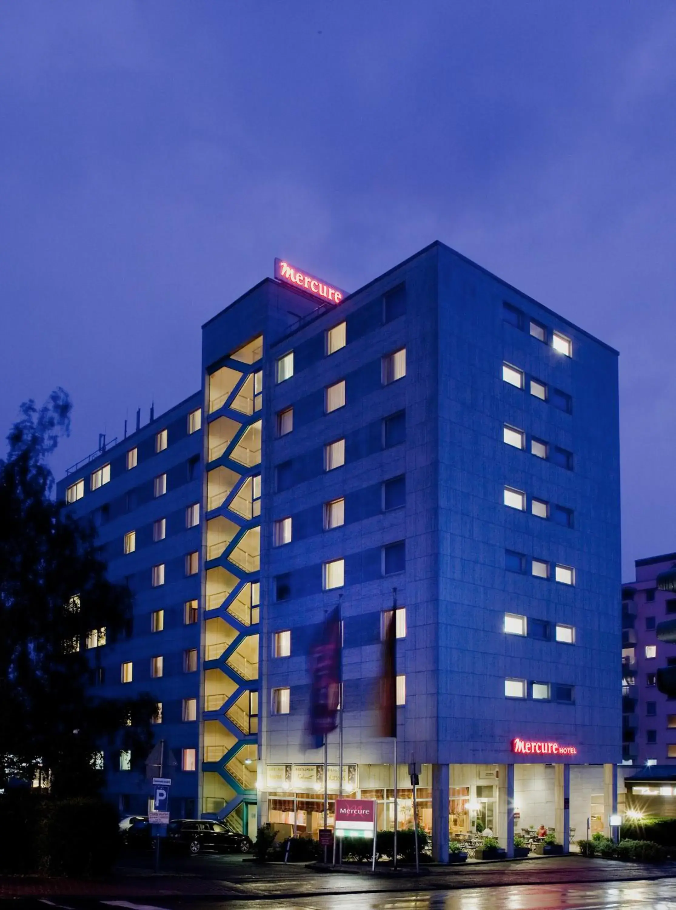 Facade/entrance, Property Building in Mercure Hotel Bad Homburg Friedrichsdorf Facade/entrance, Property Building in Mercure Hotel Bad Homburg Friedrichsdorf