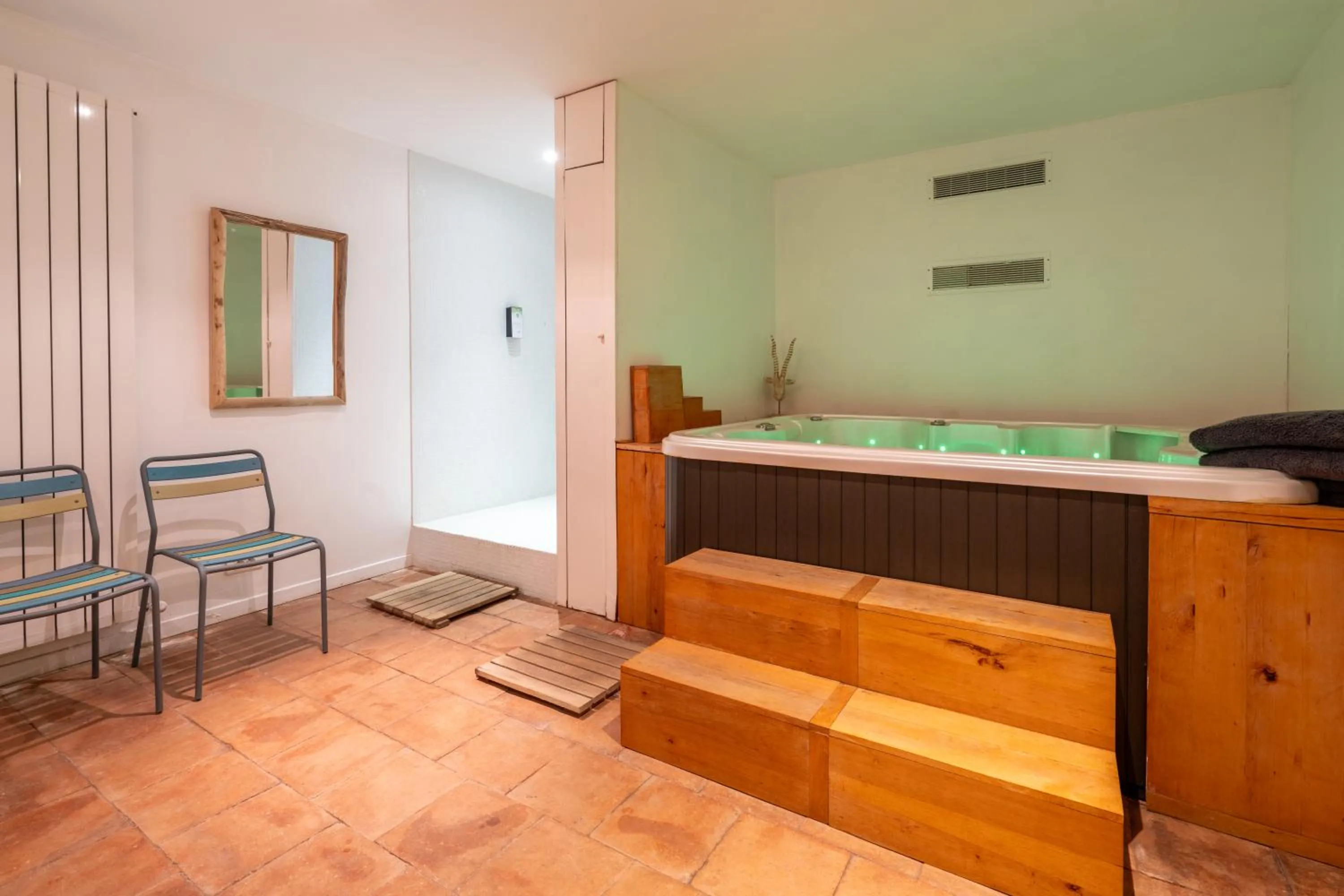 Spa and wellness centre/facilities in Chambre d'hôtes Conquans