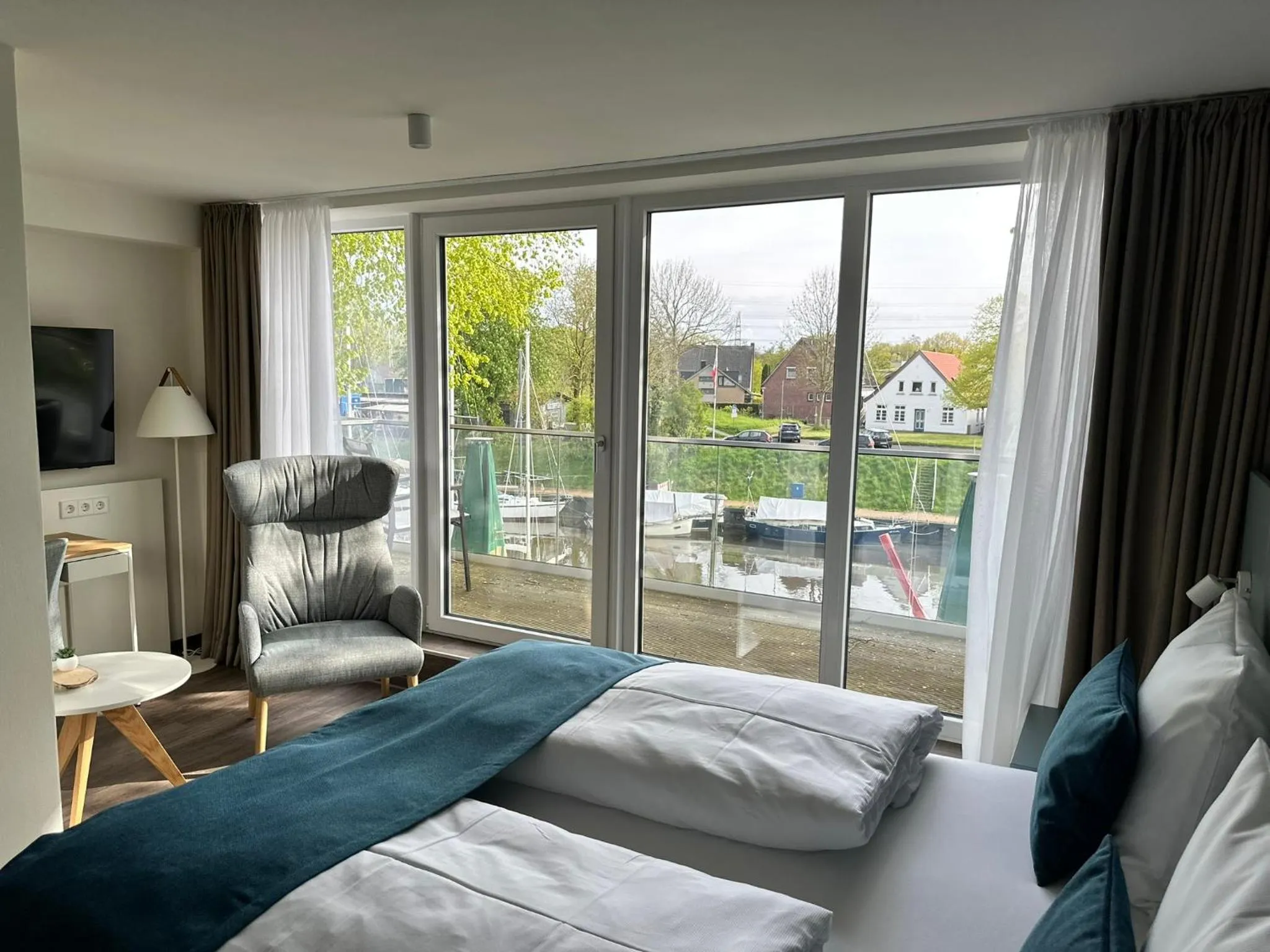 View (from property/room), Bed in Hotel Schöne Aussicht