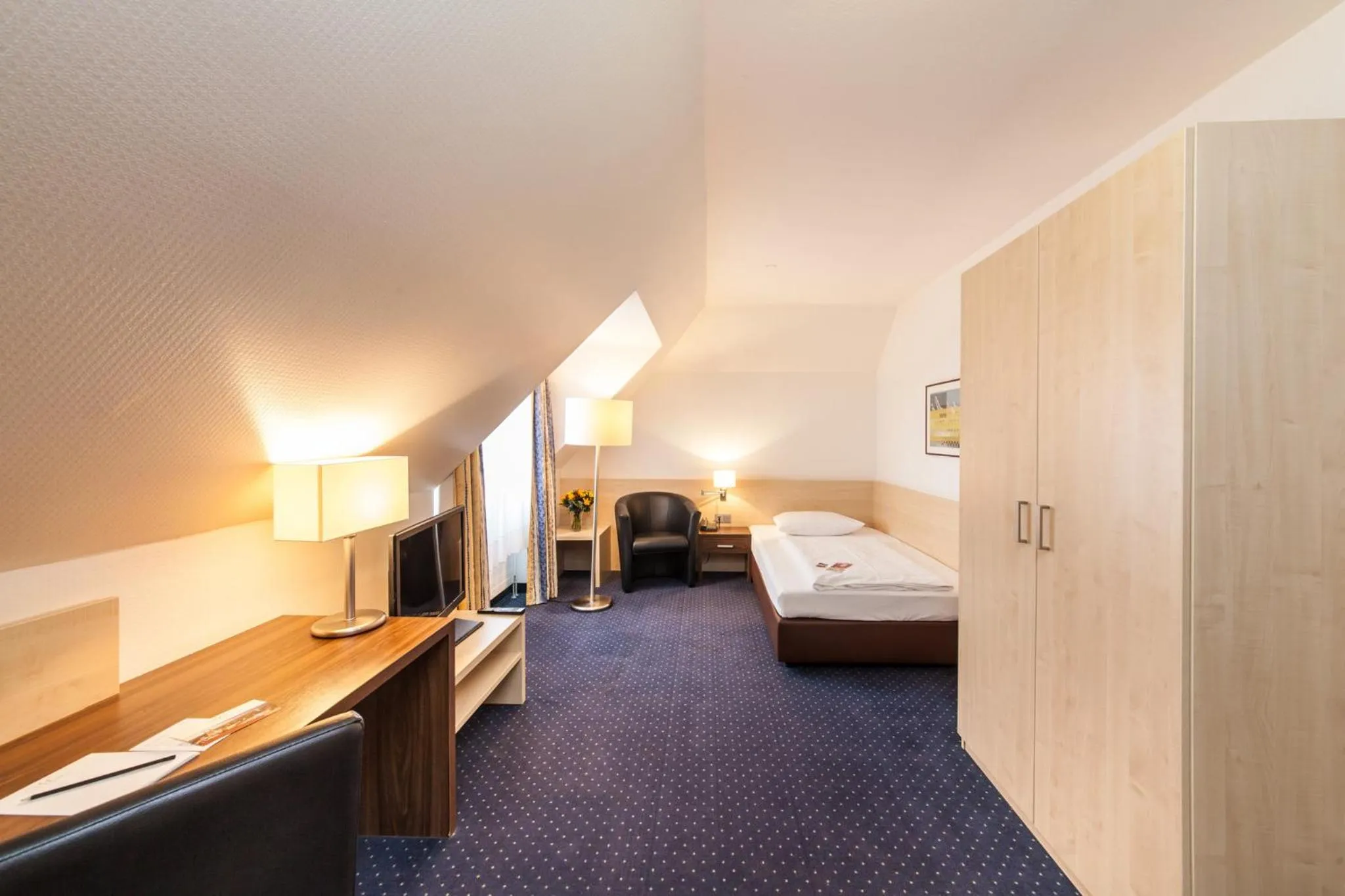 Photo of the whole room, Bed in Garner Hotel Cologne Porz - Airport by IHG