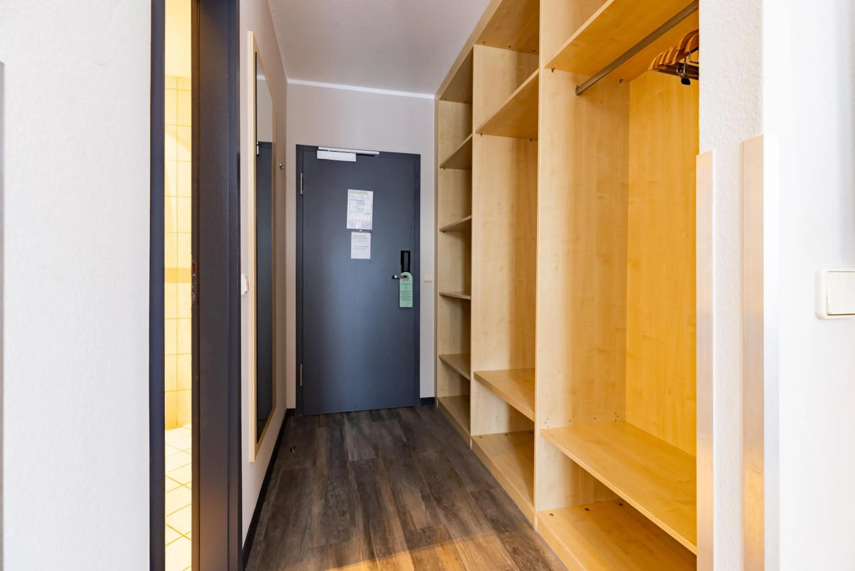 Photo of the whole room in Garner Hotel Cologne Porz - Airport by IHG