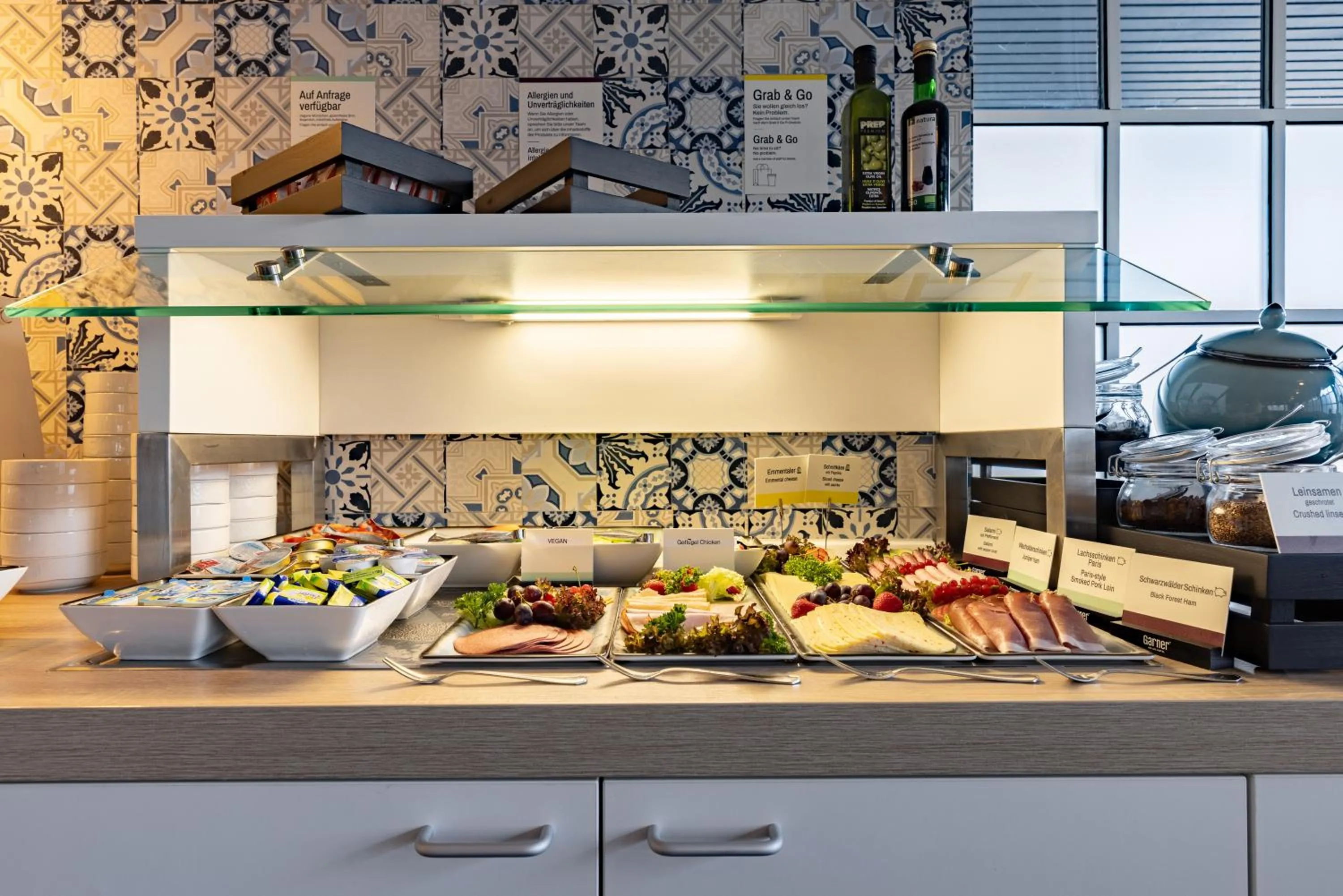 Restaurant/places to eat in Garner Hotel Cologne Porz - Airport by IHG