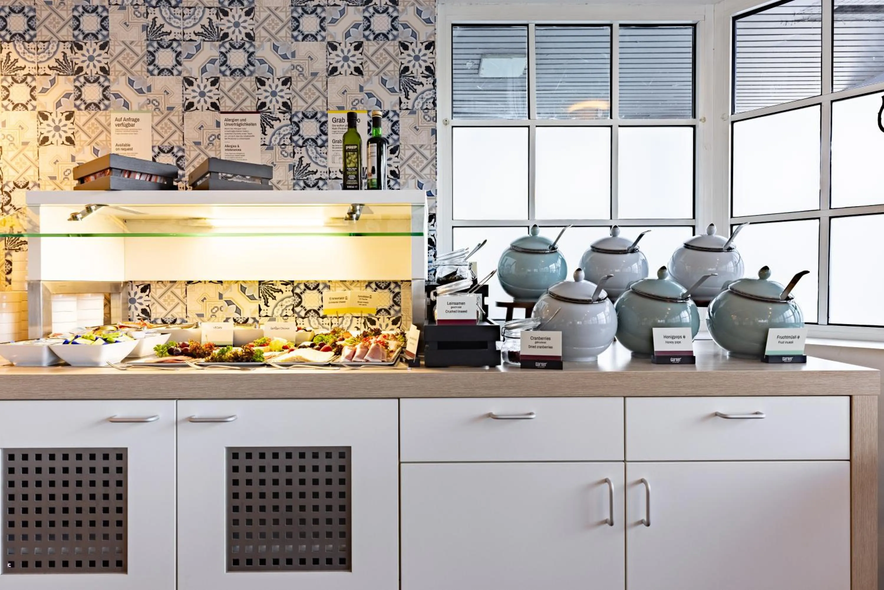 Restaurant/places to eat in Garner Hotel Cologne Porz - Airport by IHG